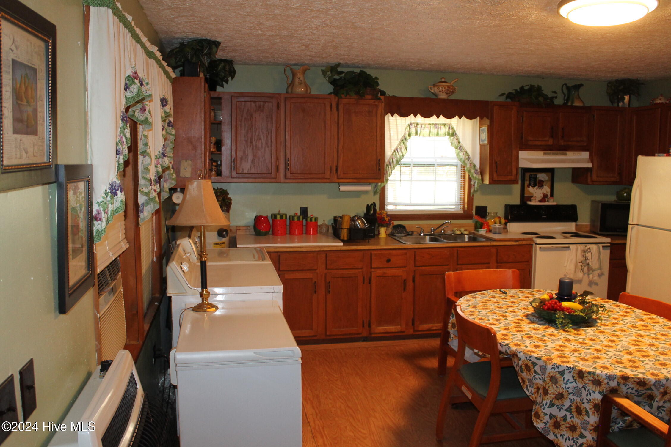 157 E Goodman Road Property Photo 11