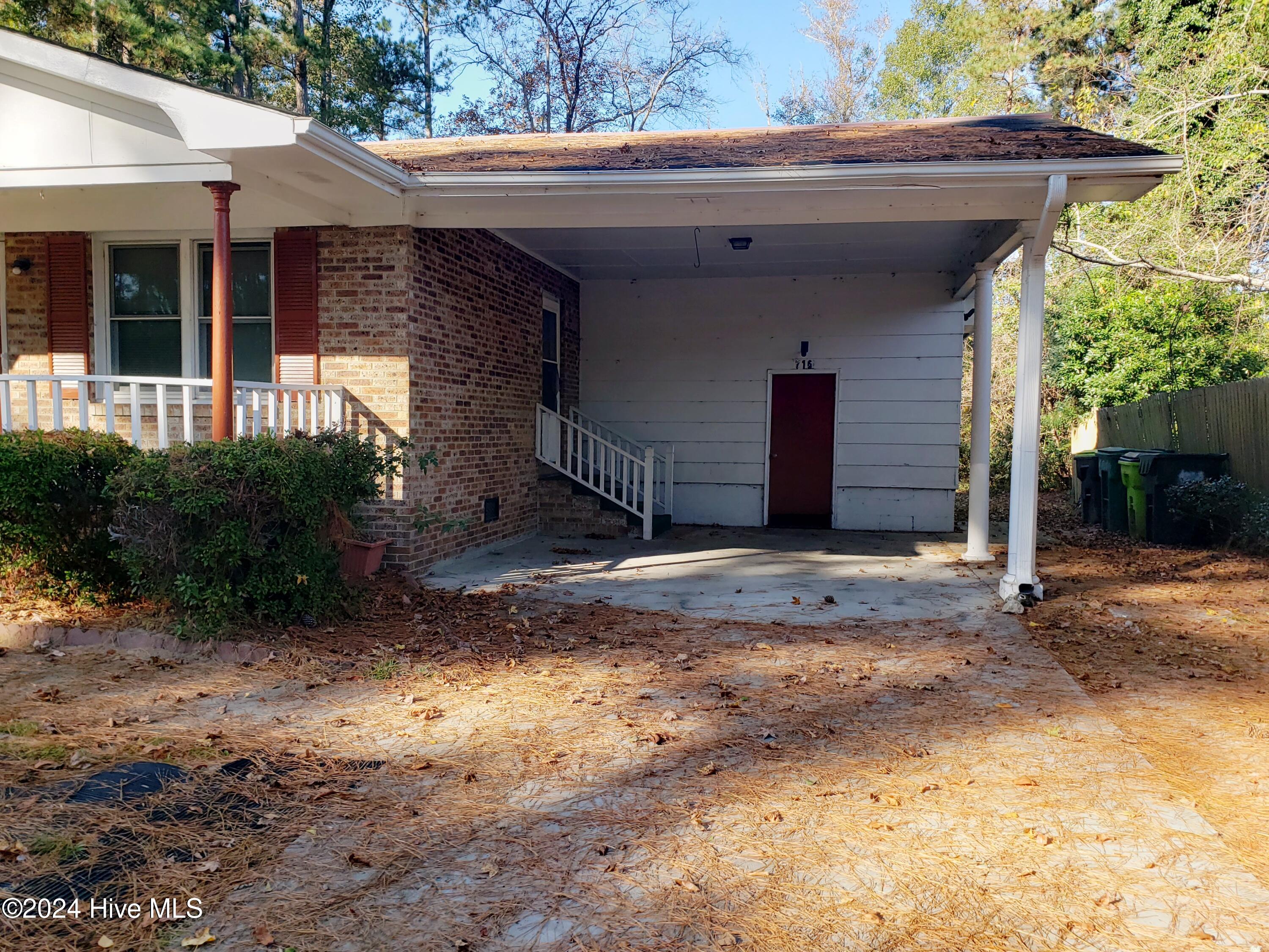 716 W Burkhead Street Property Photo 4