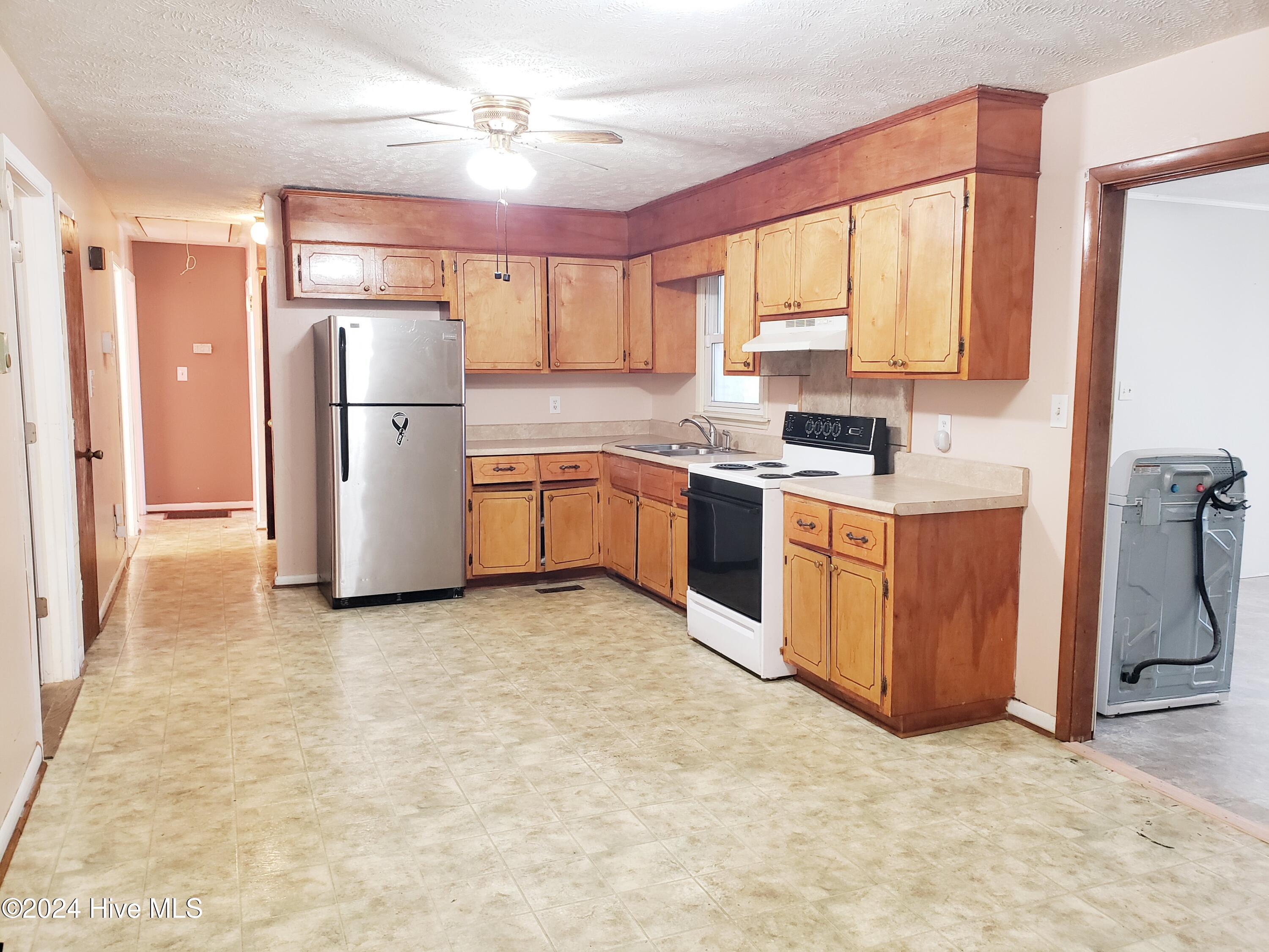 716 W Burkhead Street Property Photo 6