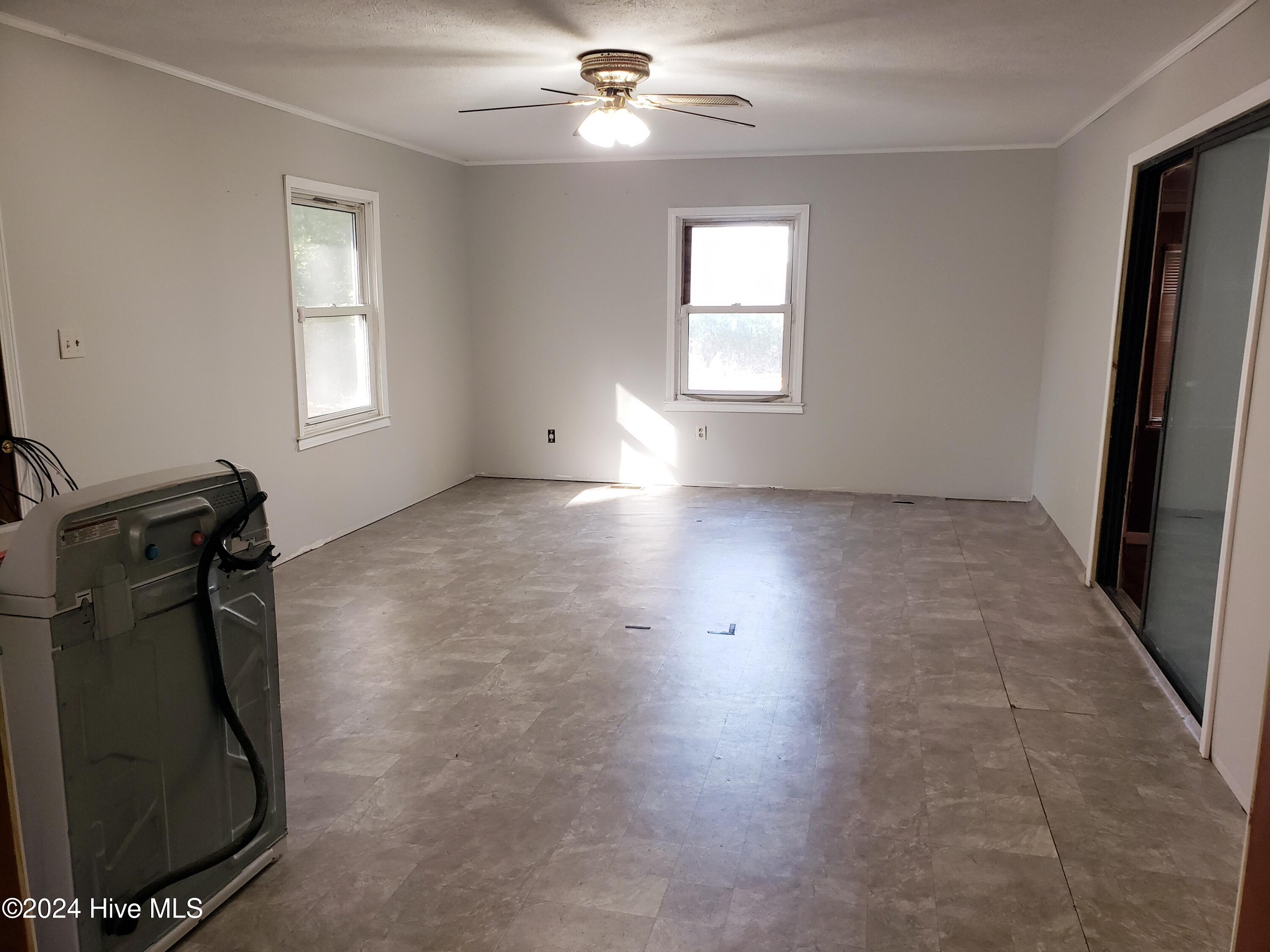 716 W Burkhead Street Property Photo 8