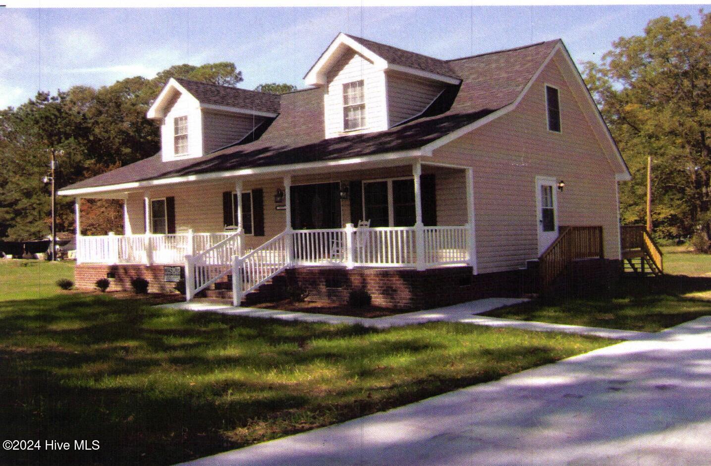 100 Pecan Street Property Photo