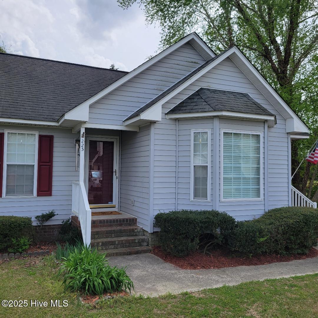 223 John Avenue Property Photo 4