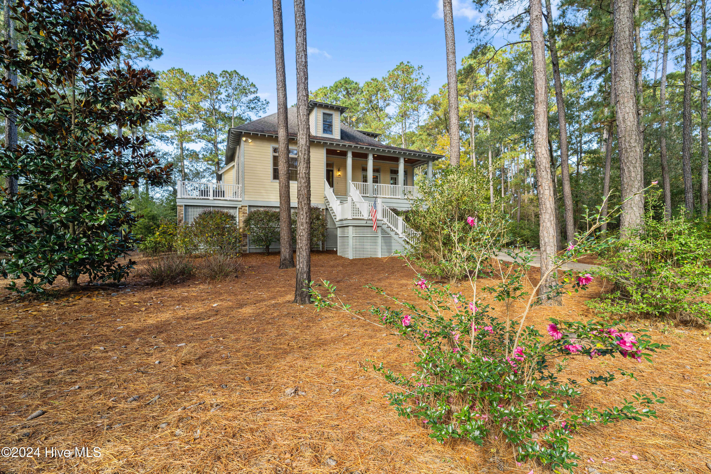242 River Woods Drive Property Photo 6