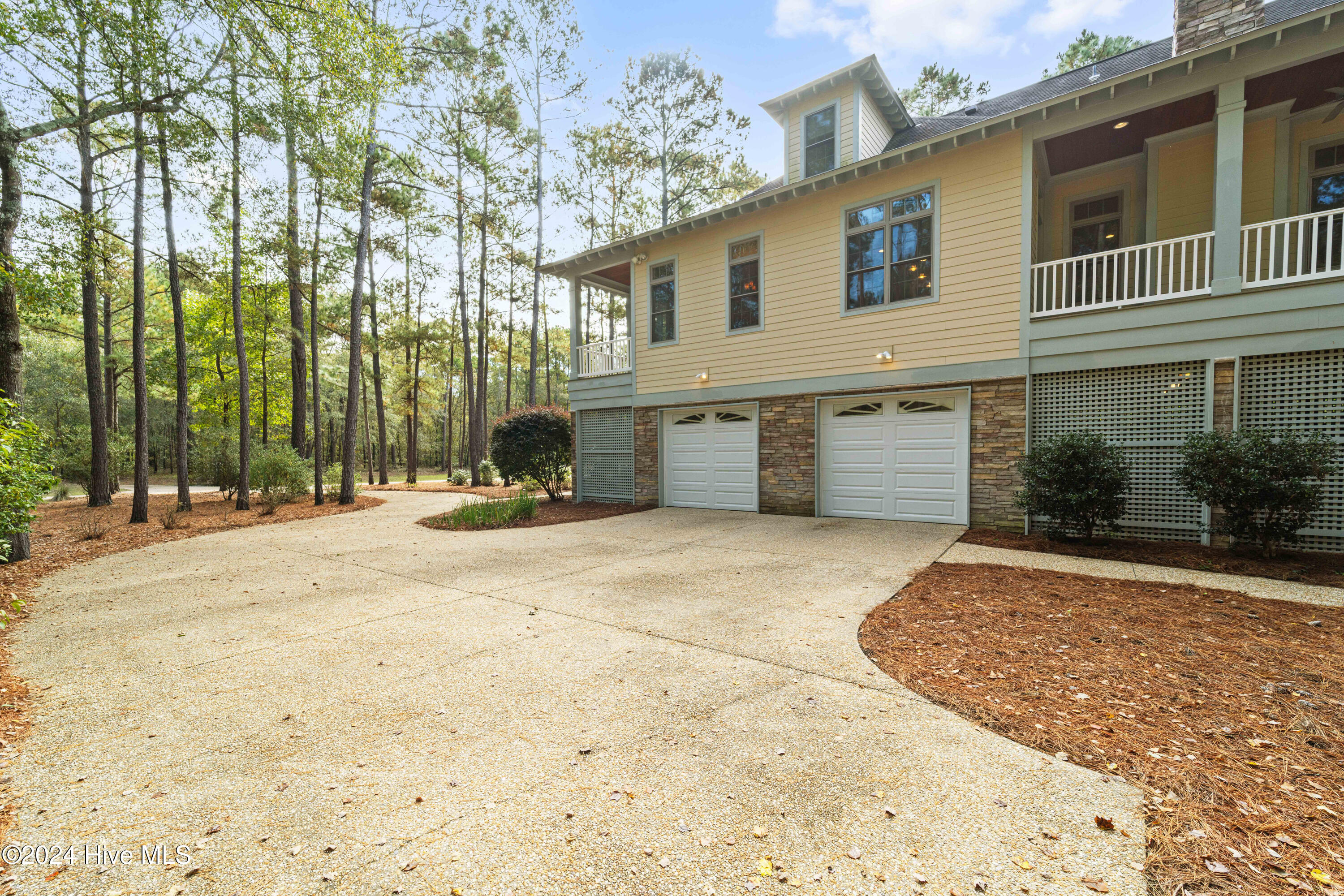 242 River Woods Drive Property Photo 16