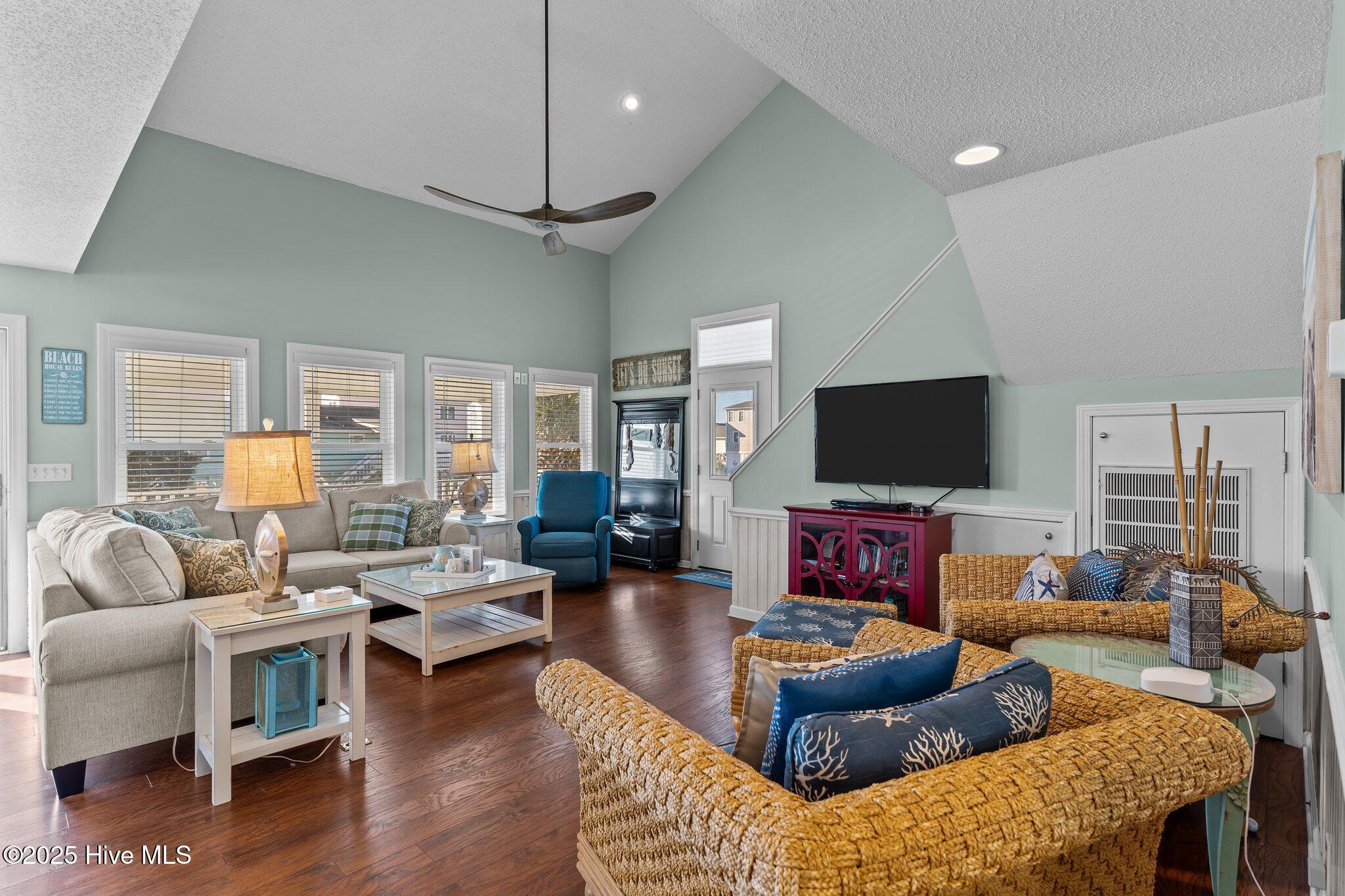1205 Canal Drive Property Photo 11