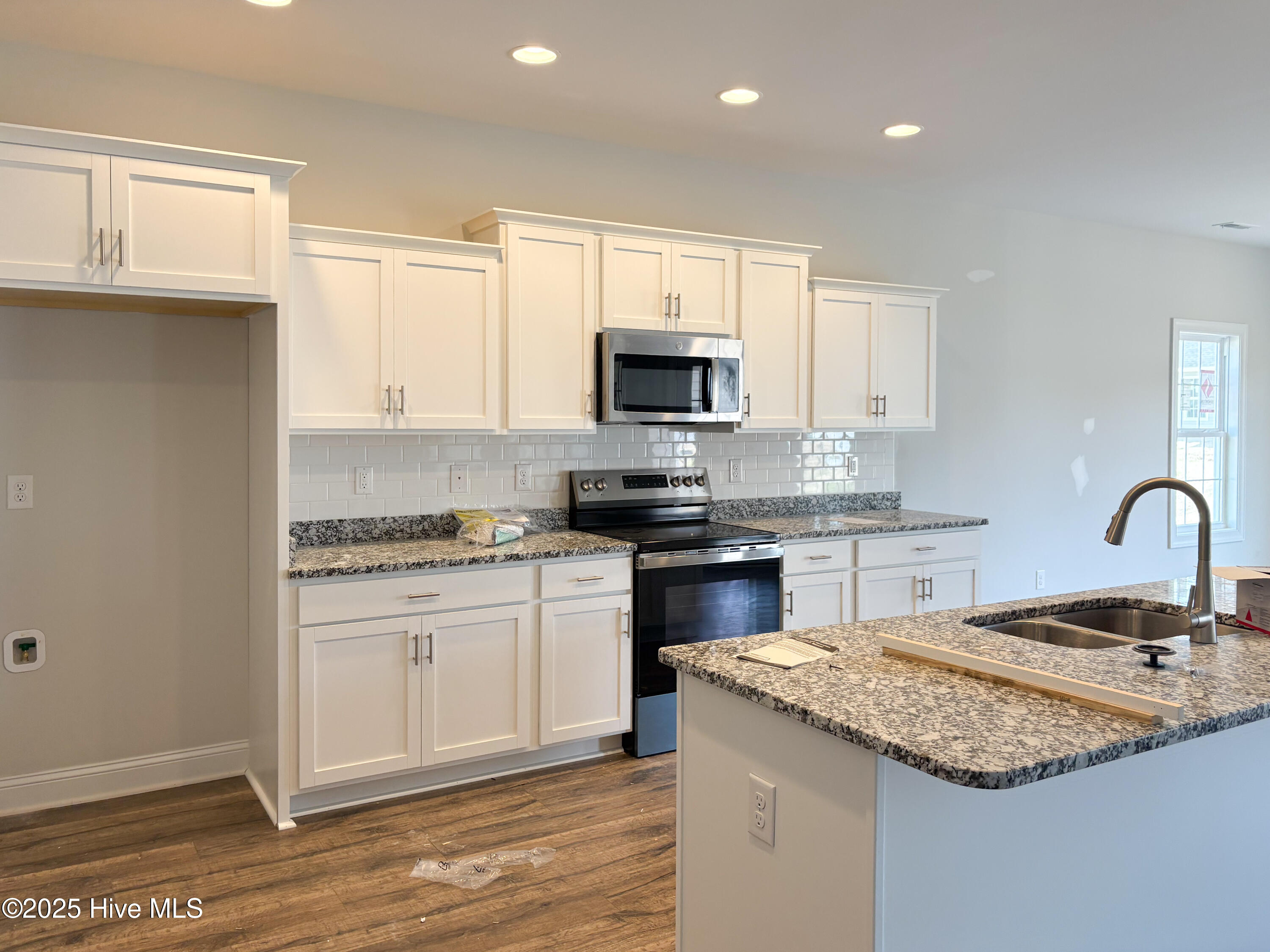 606 Carmel Drive Property Photo 3