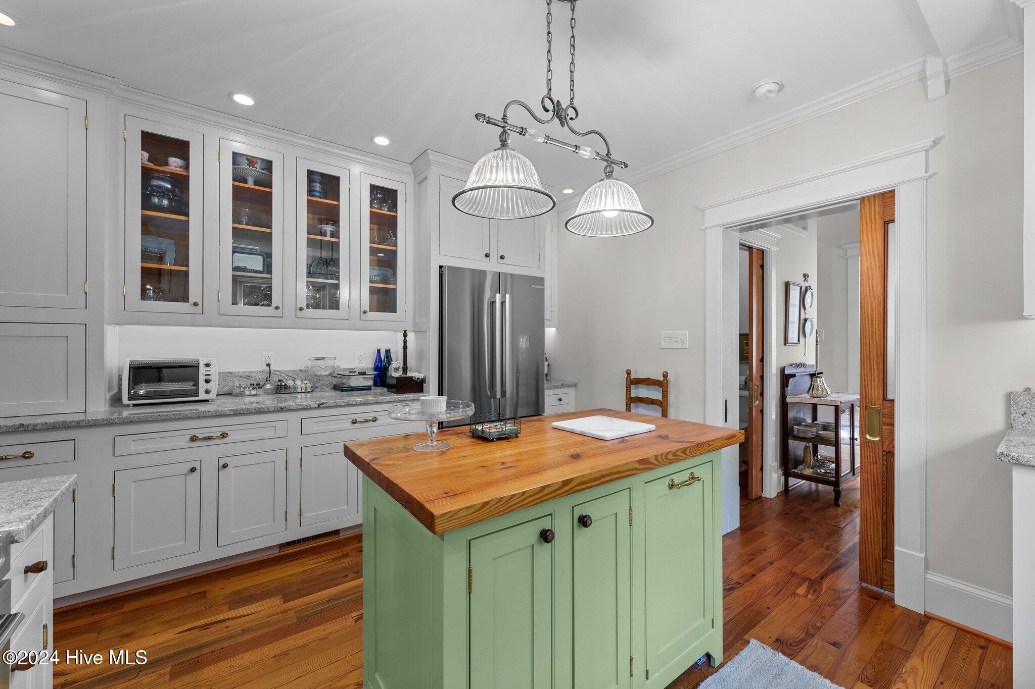 505 Broad Street Property Photo 15