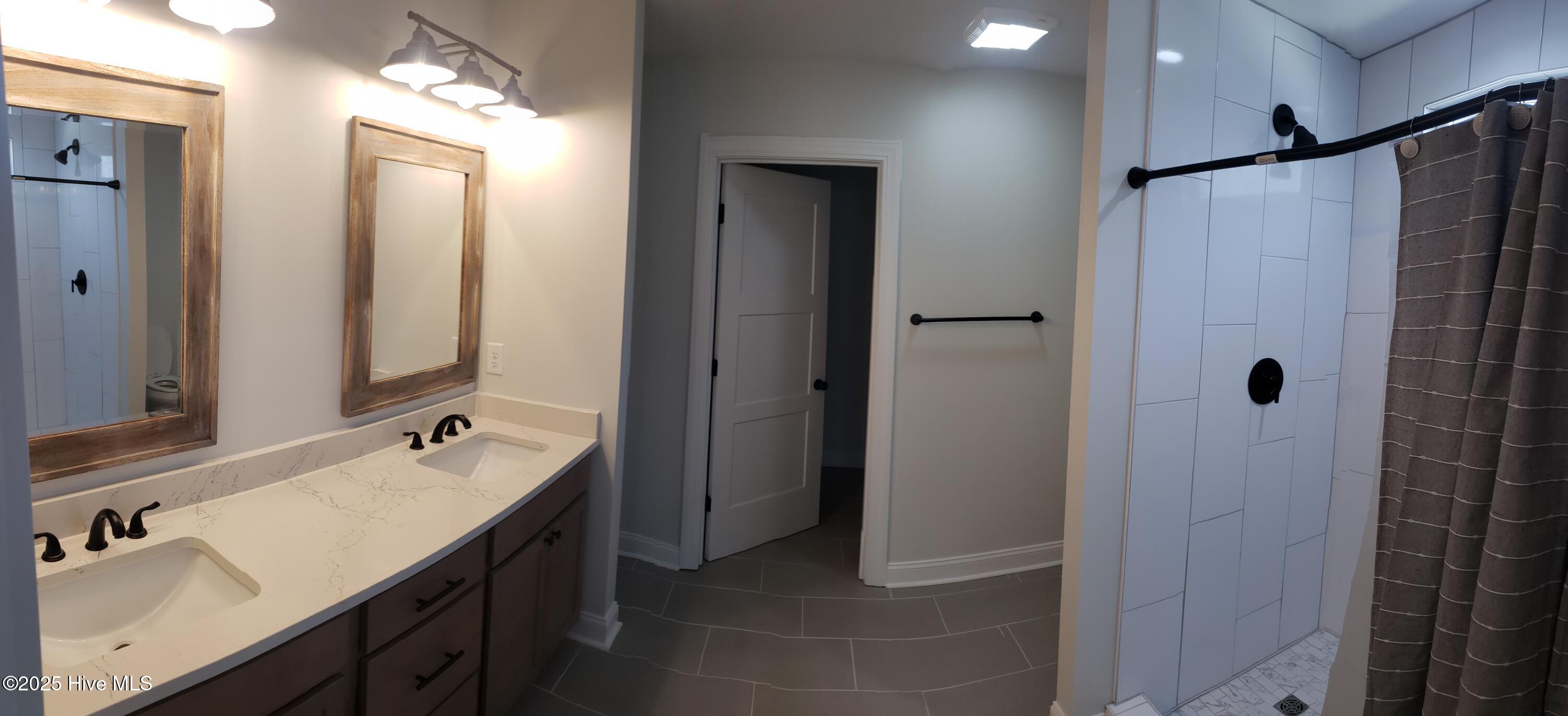 124 E Camp Kiro Road Property Photo 17