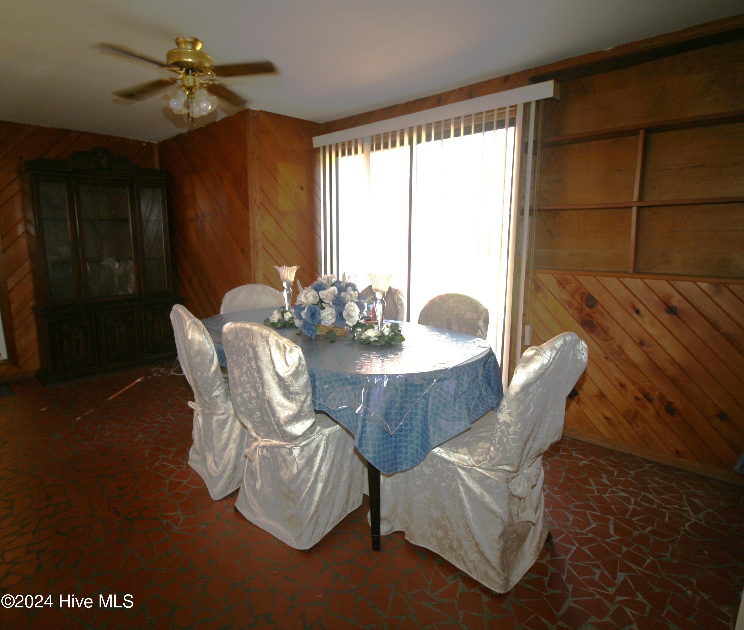 722 Folly Road Property Photo 9