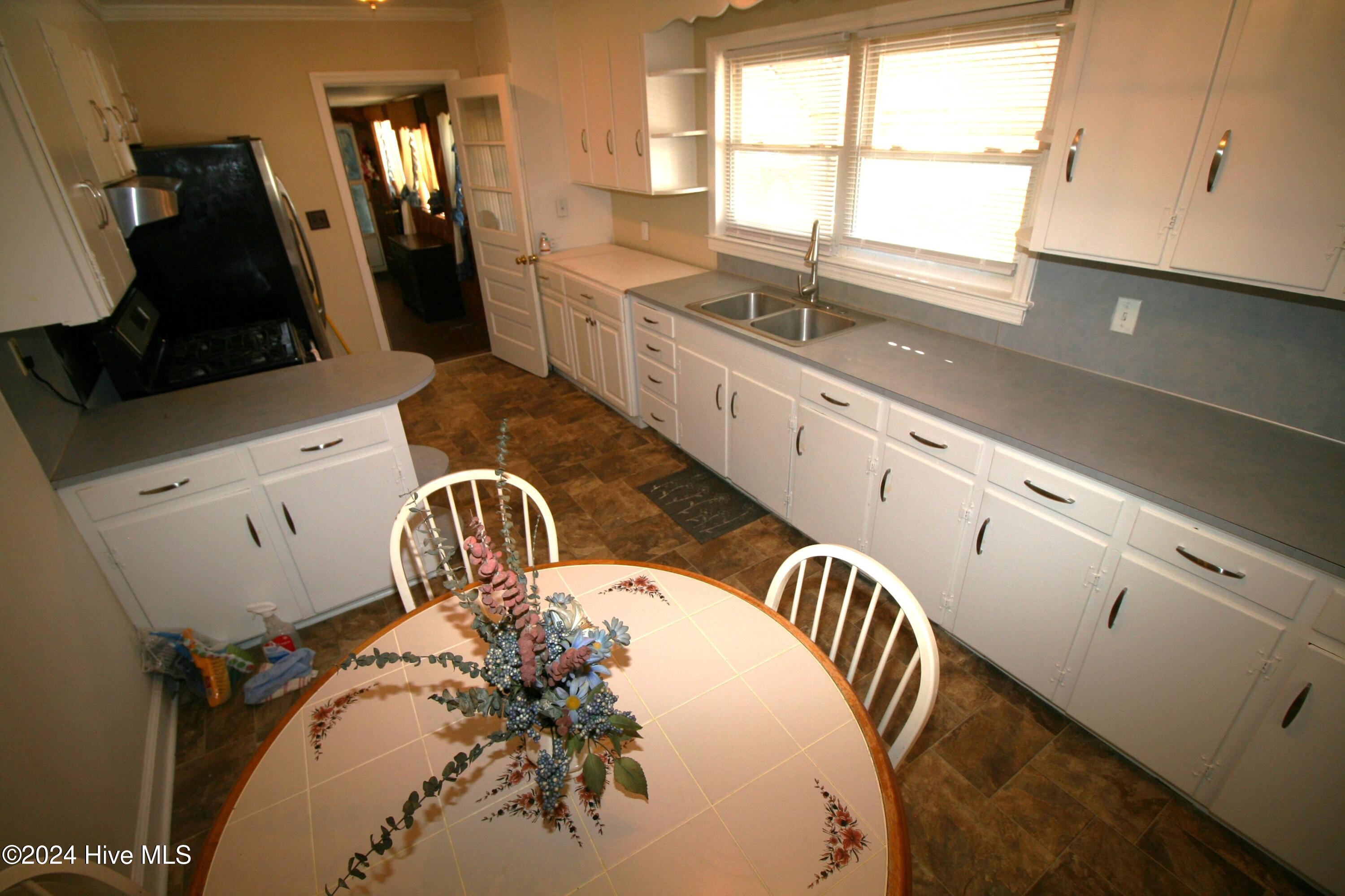 722 Folly Road Property Photo 10
