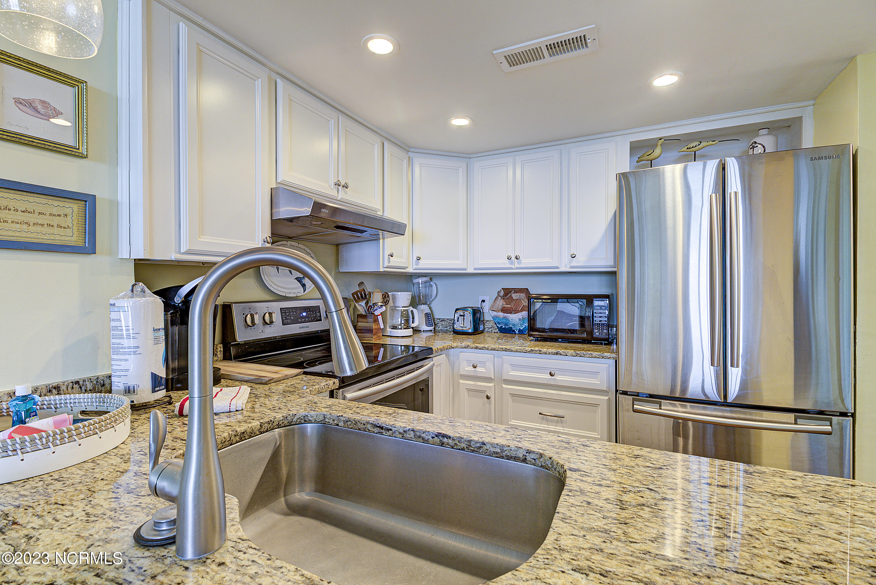 2000 New River Inlet Road 1203 Property Photo 15