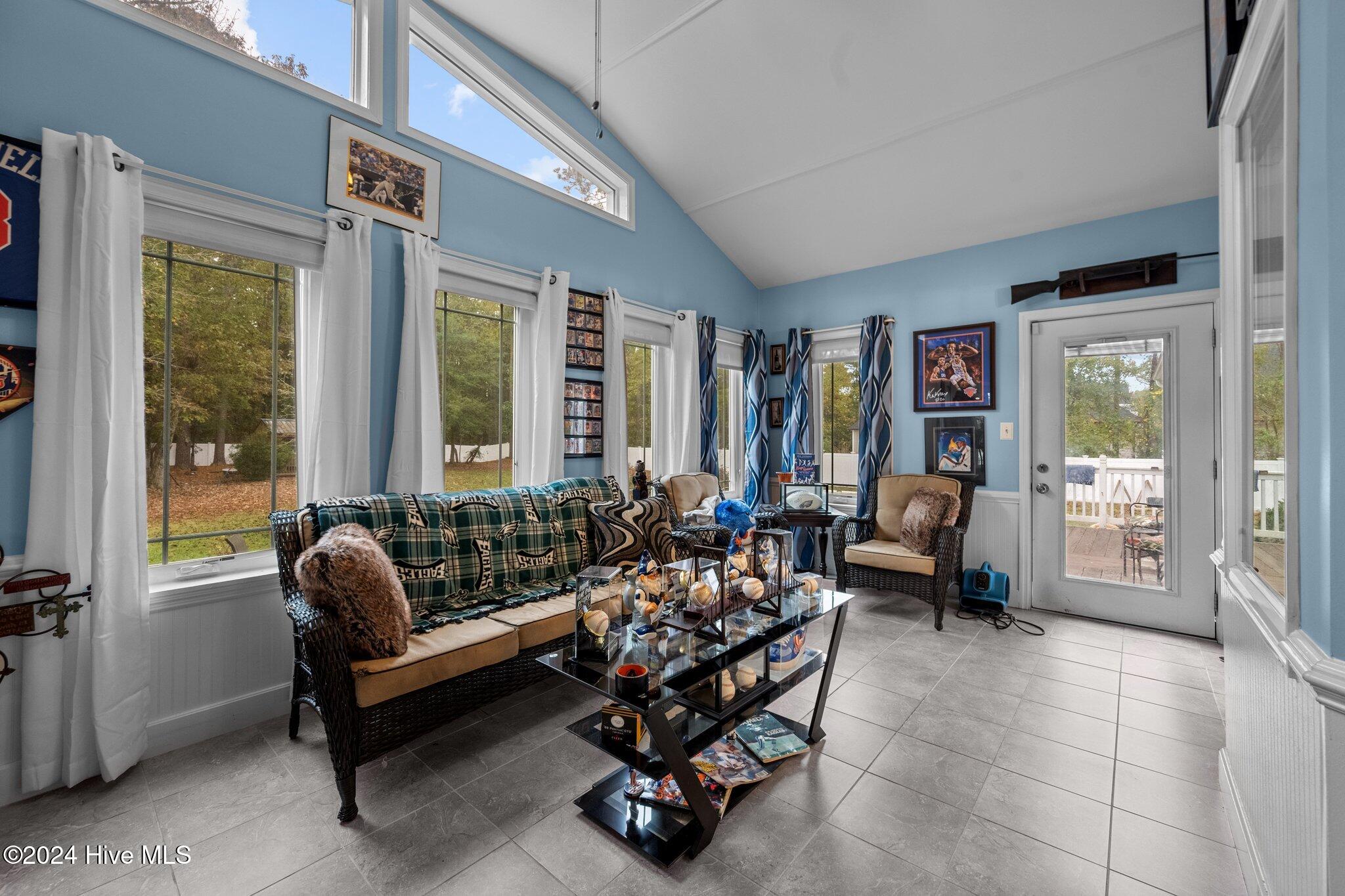 3195 Northwoods Drive Property Photo 11