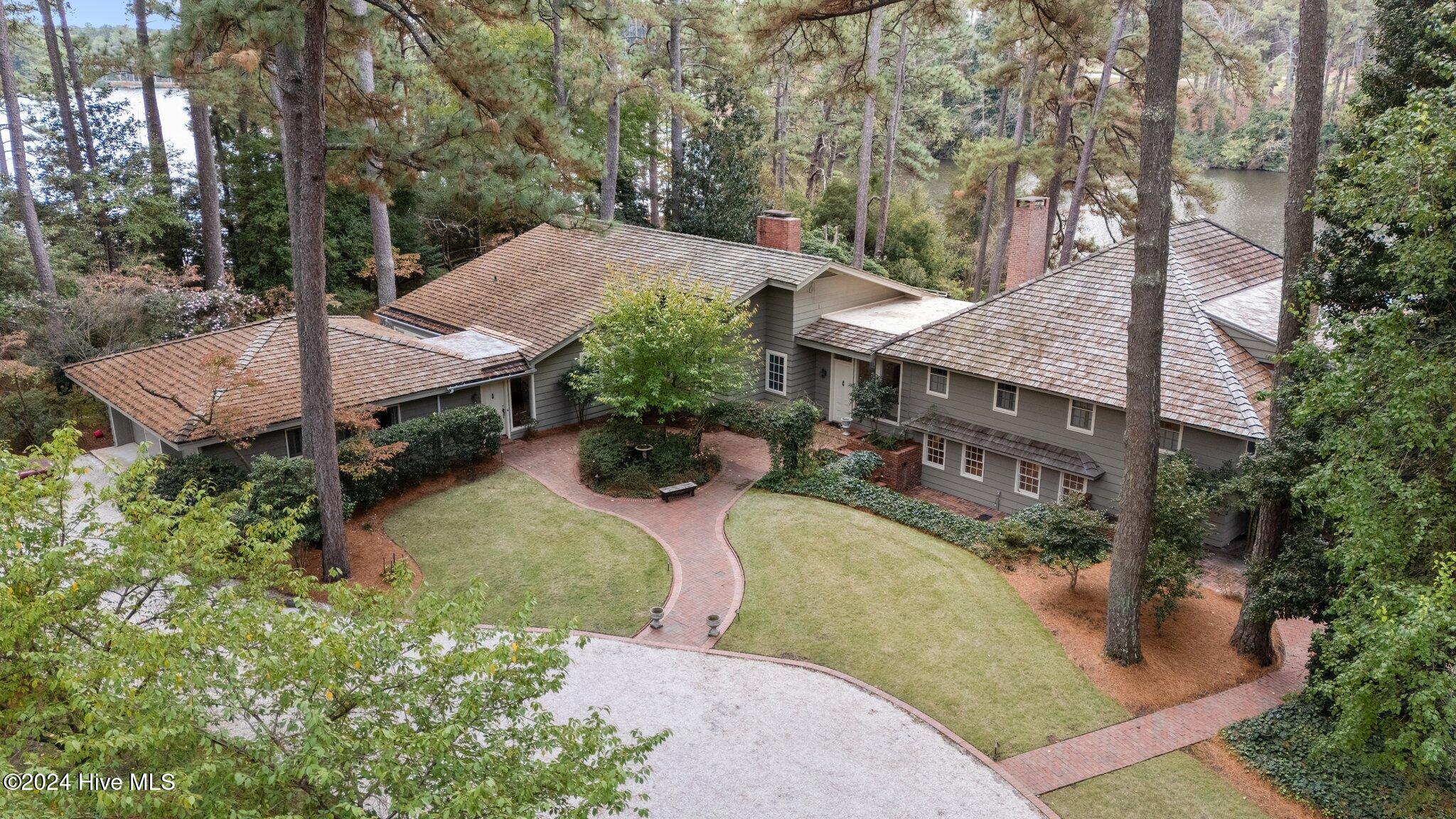 85 Apawamis Circle Property Photo 1