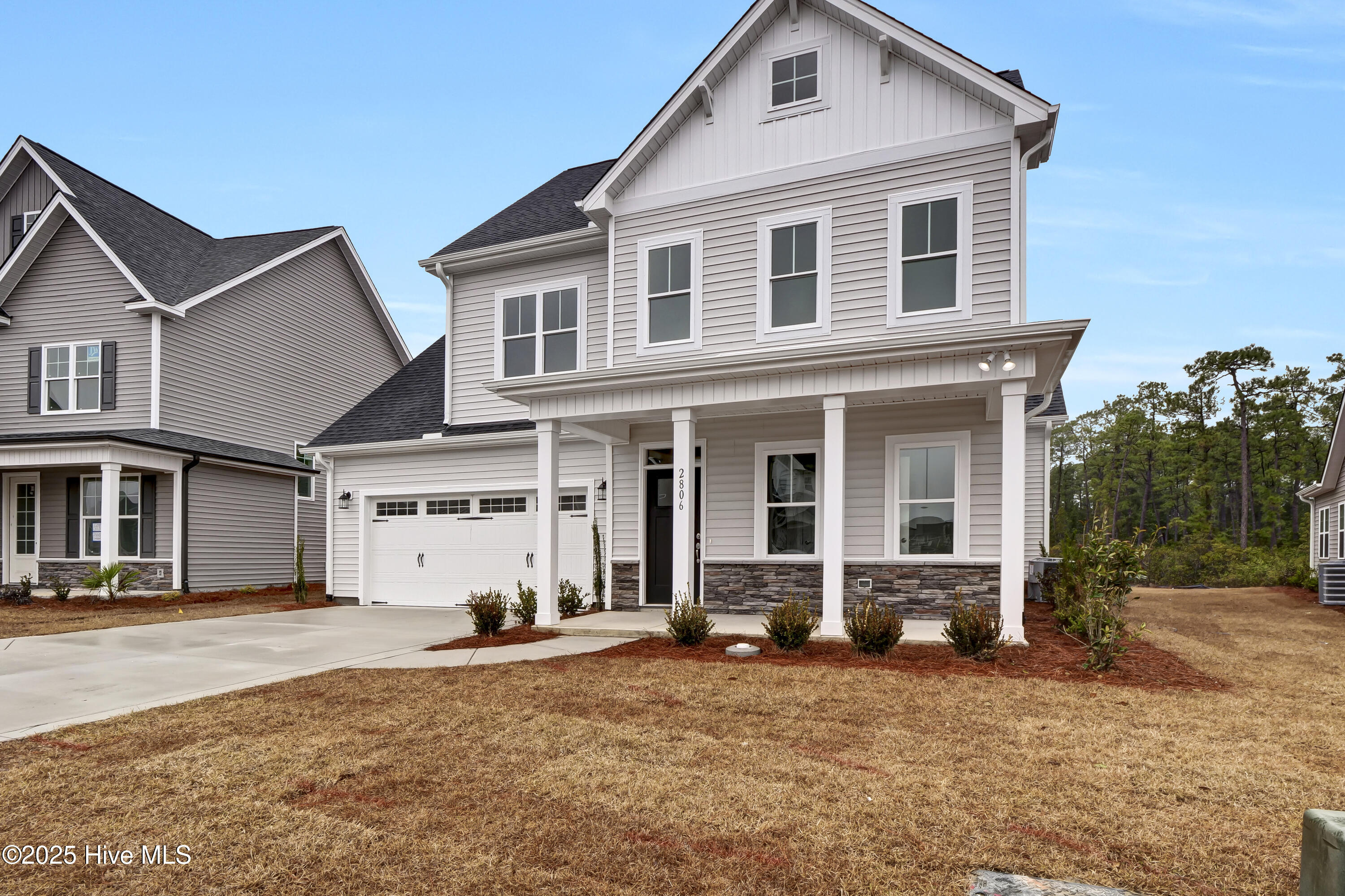 2806 Longleaf Pine Circle Property Photo 1
