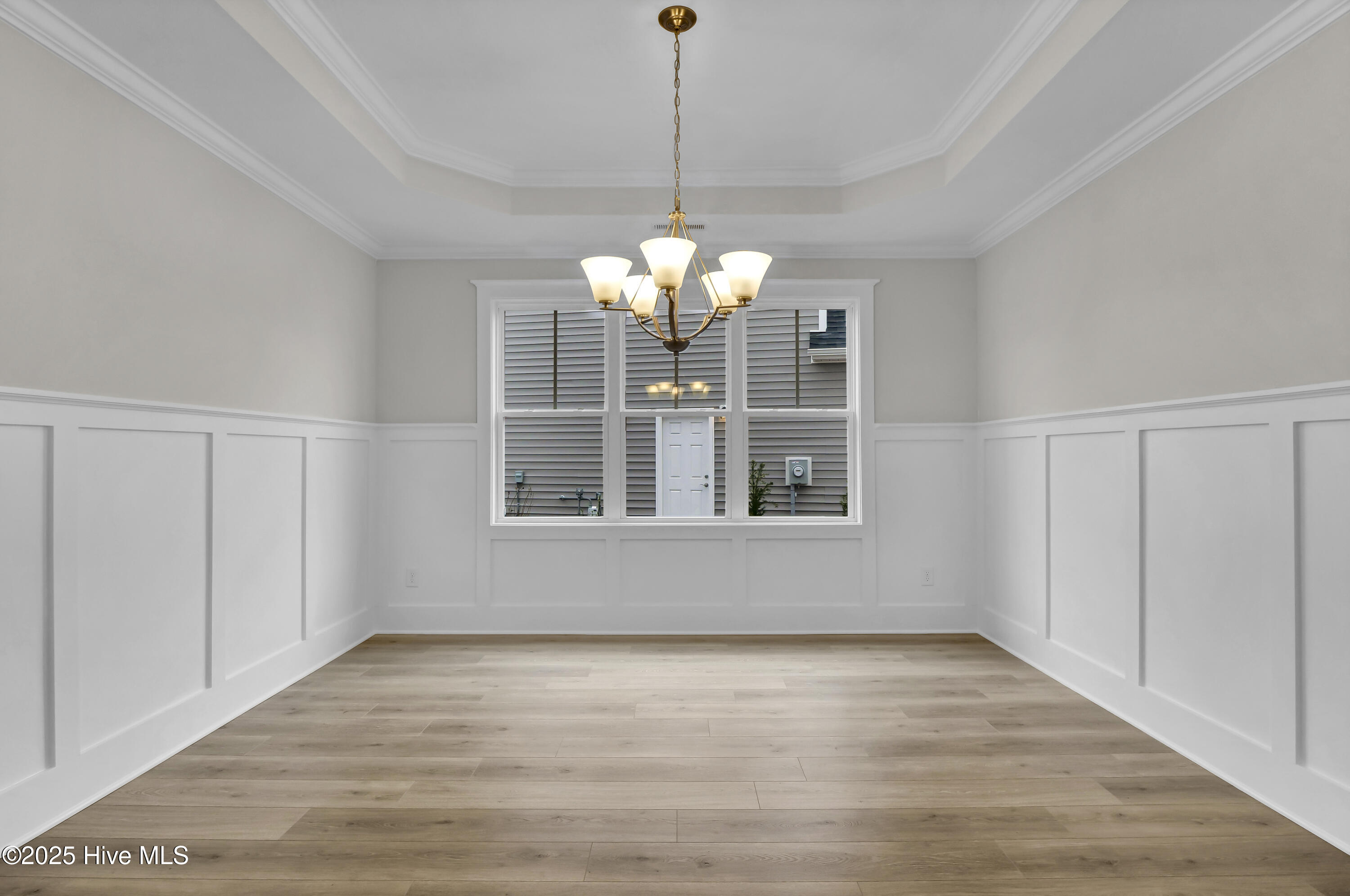 2806 Longleaf Pine Circle Property Photo 2