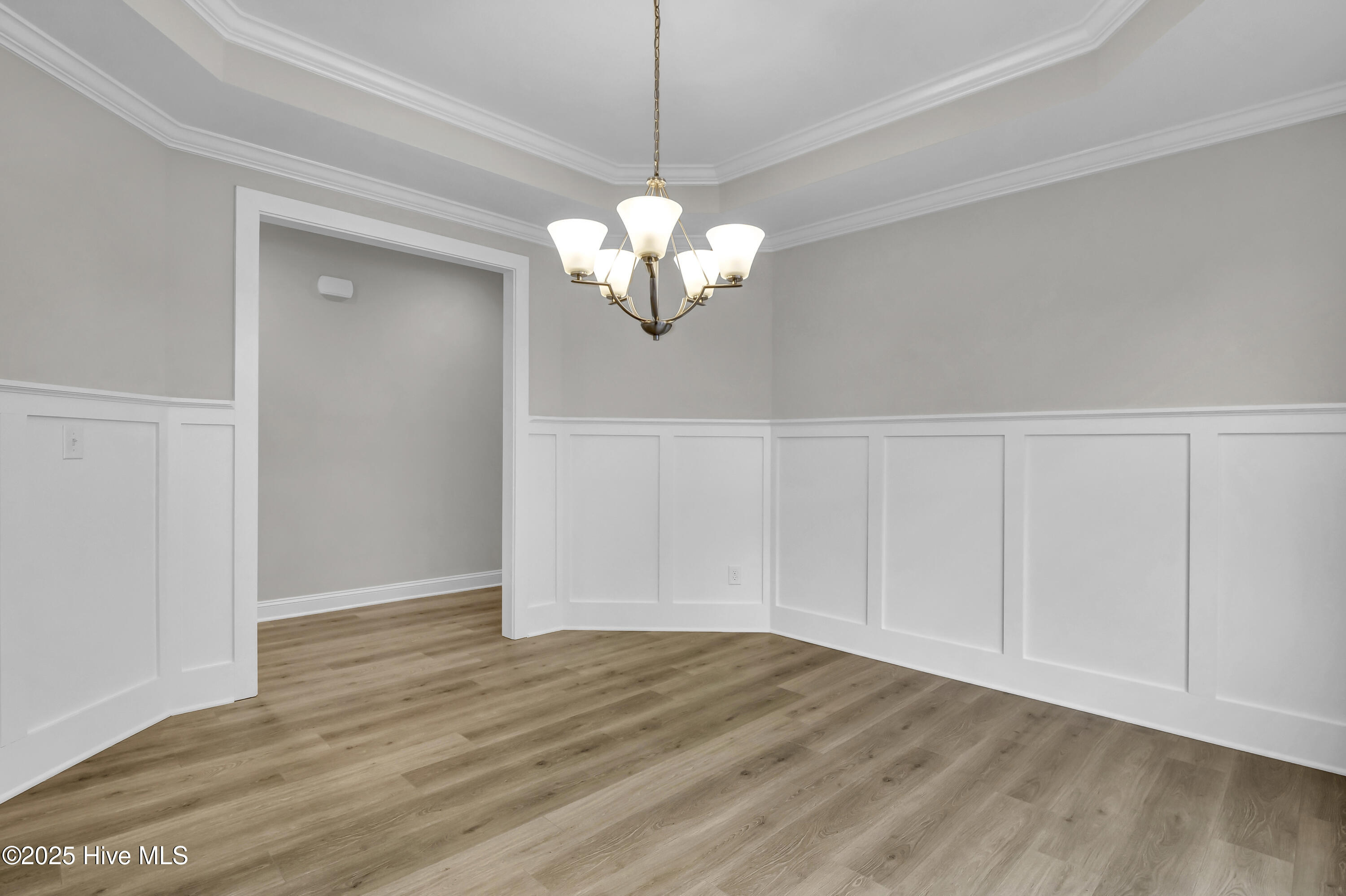 2806 Longleaf Pine Circle Property Photo 3