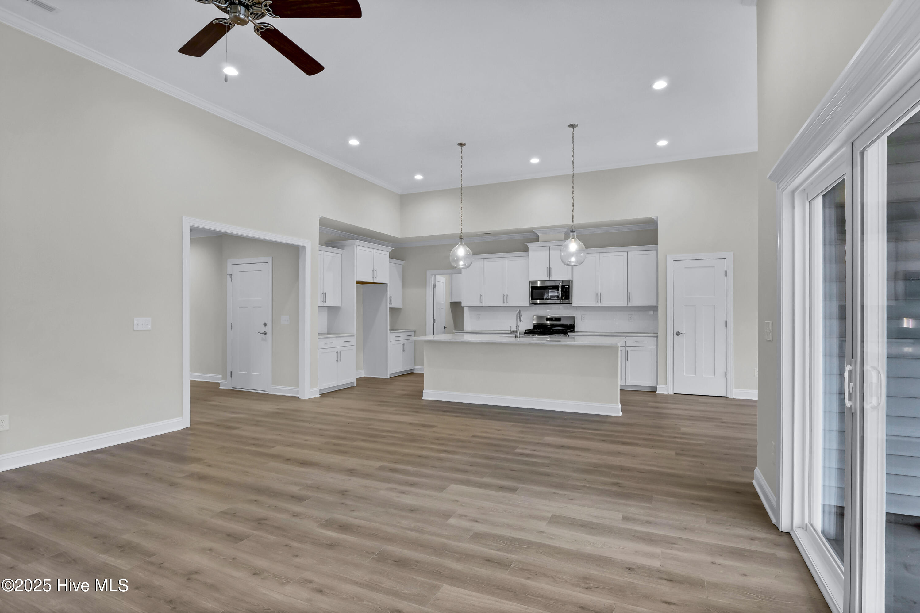 2806 Longleaf Pine Circle Property Photo 6