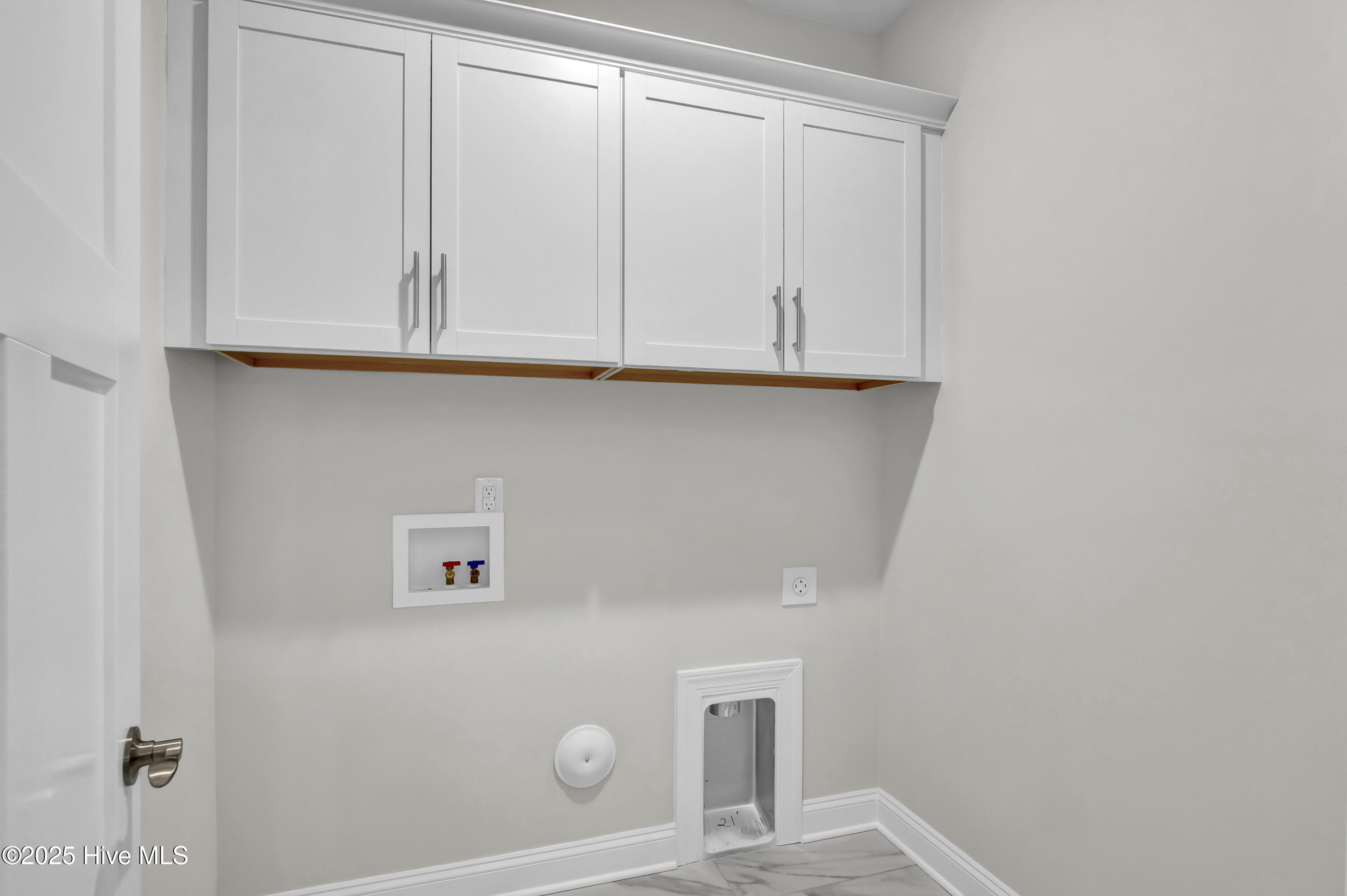 2806 Longleaf Pine Circle Property Photo 10