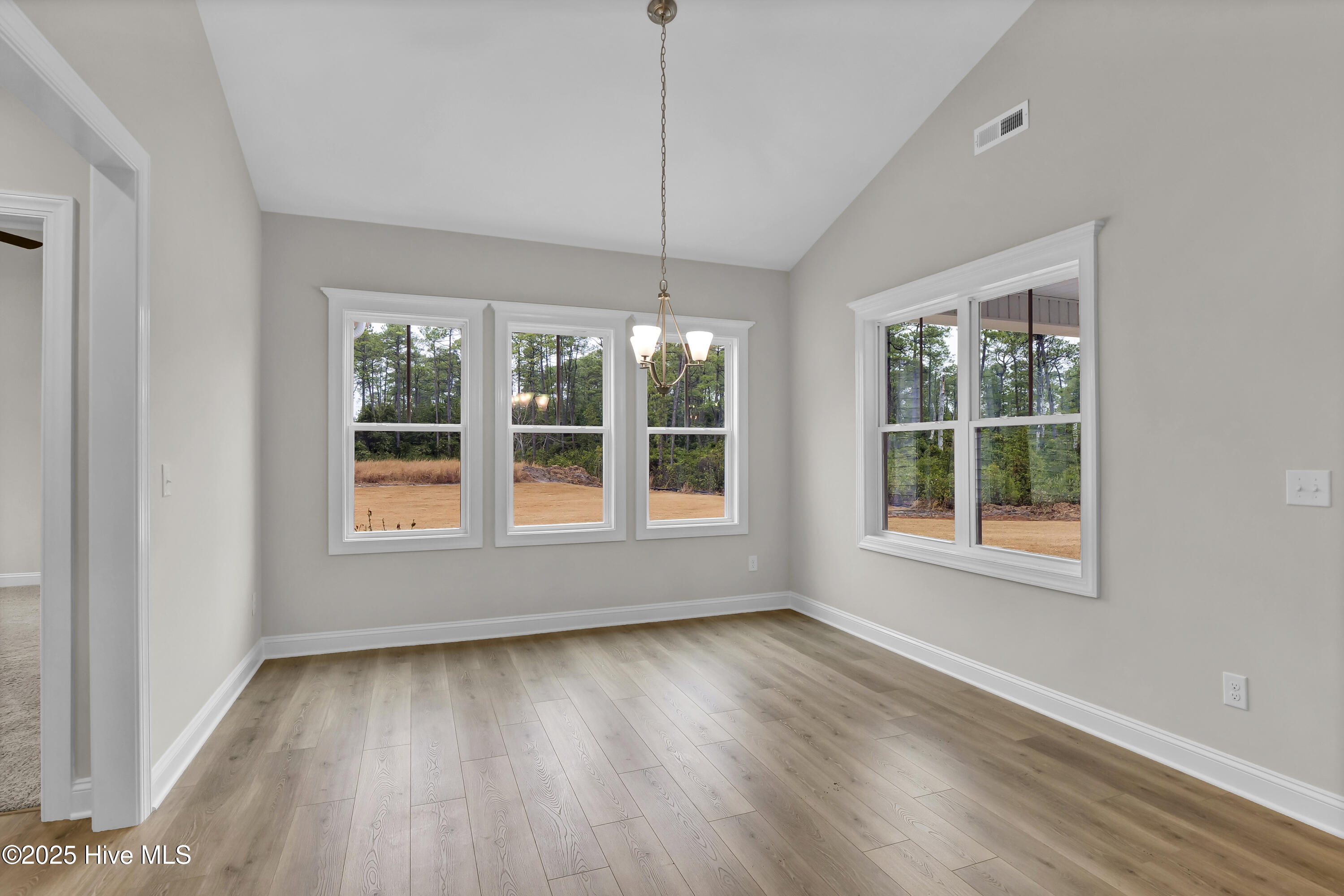 2806 Longleaf Pine Circle Property Photo 11