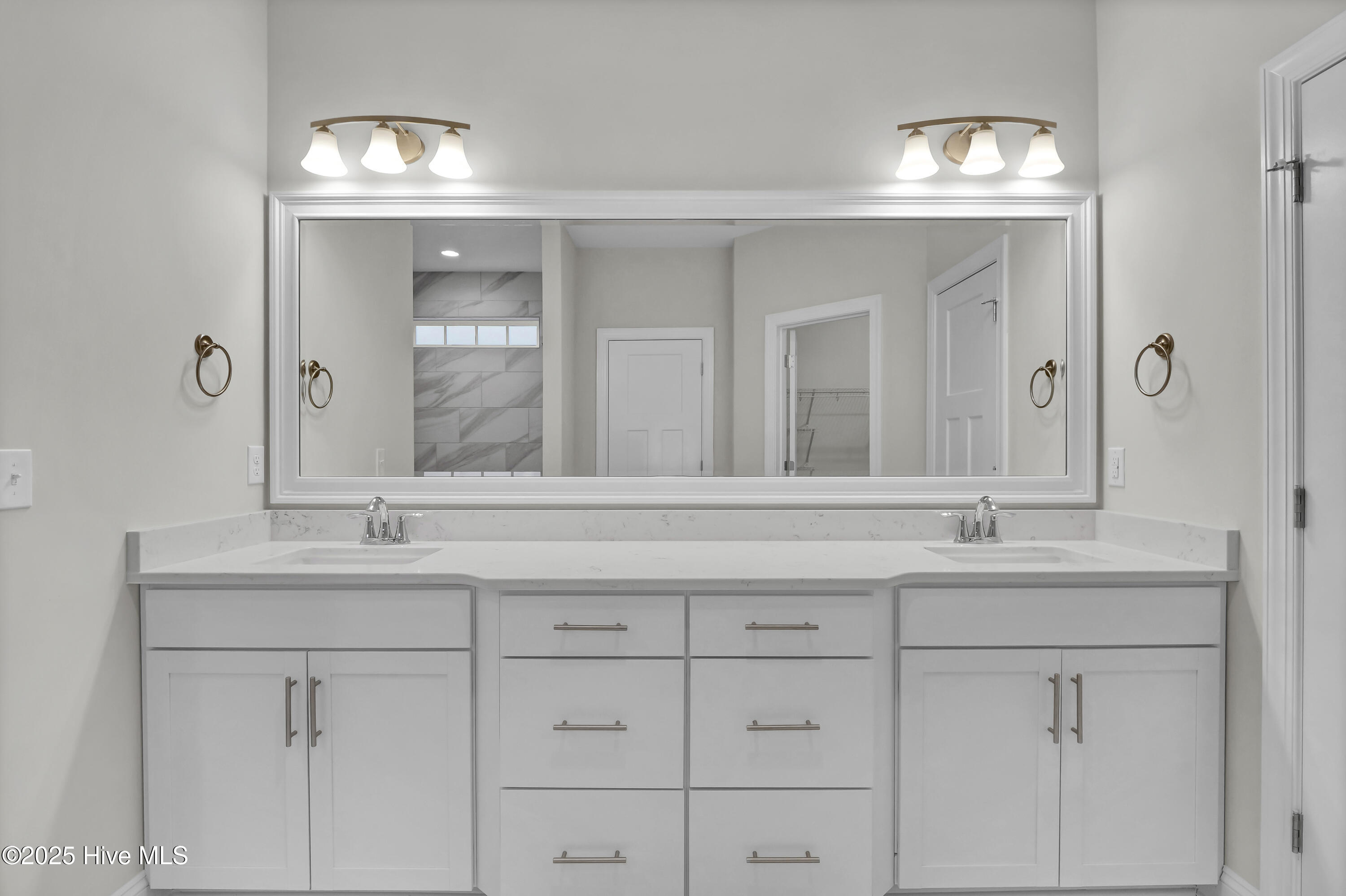 2806 Longleaf Pine Circle Property Photo 16