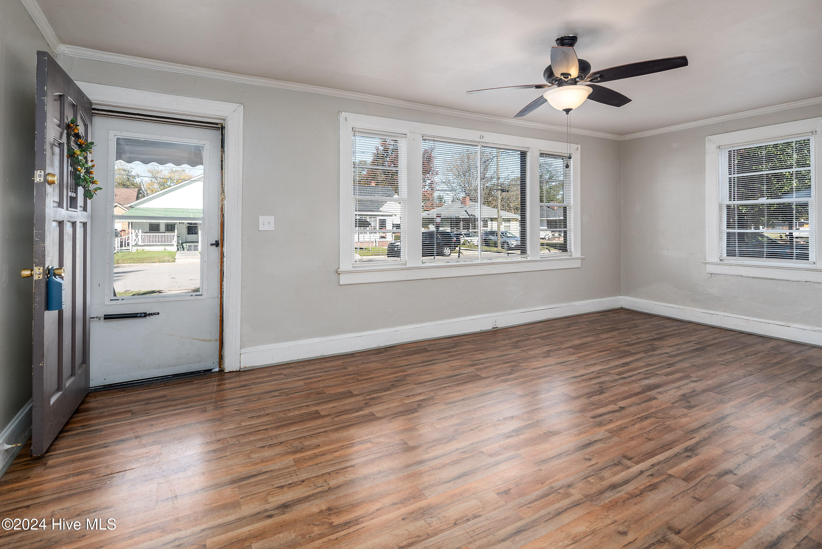 1409 W 6th Street Property Photo 5