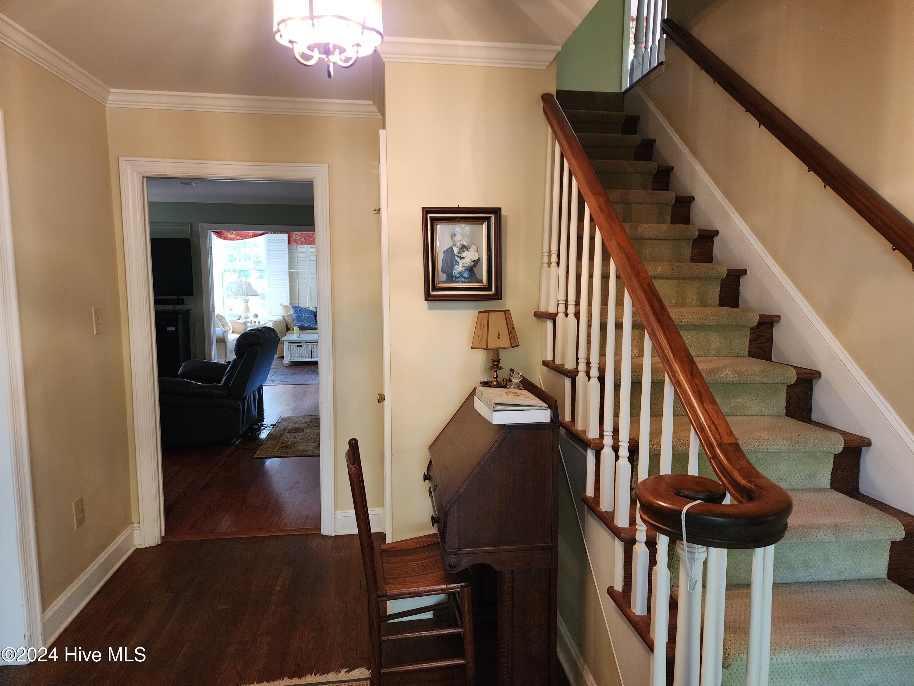 528 Ole Farm Trail Property Photo 2