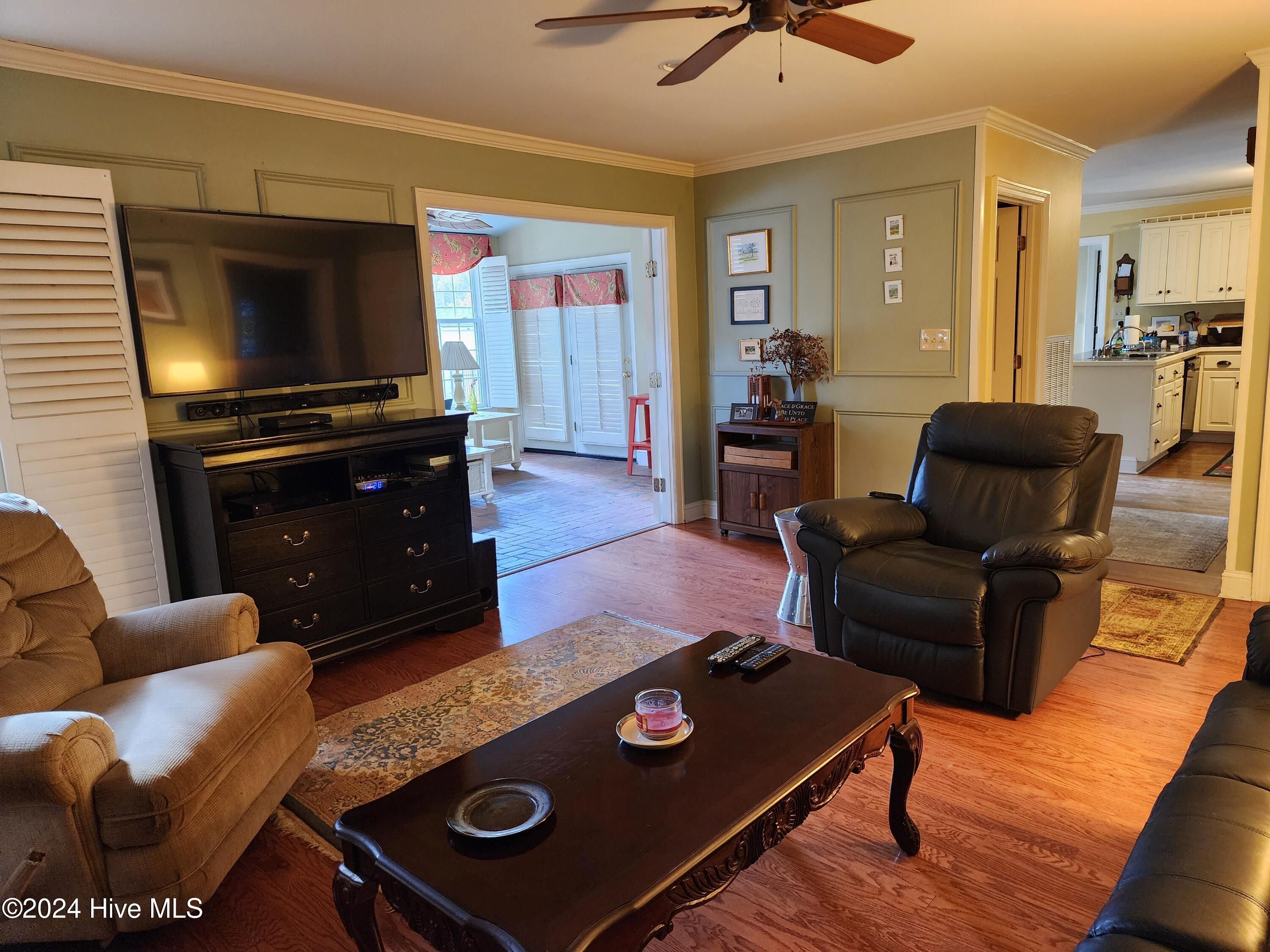 528 Ole Farm Trail Property Photo 7