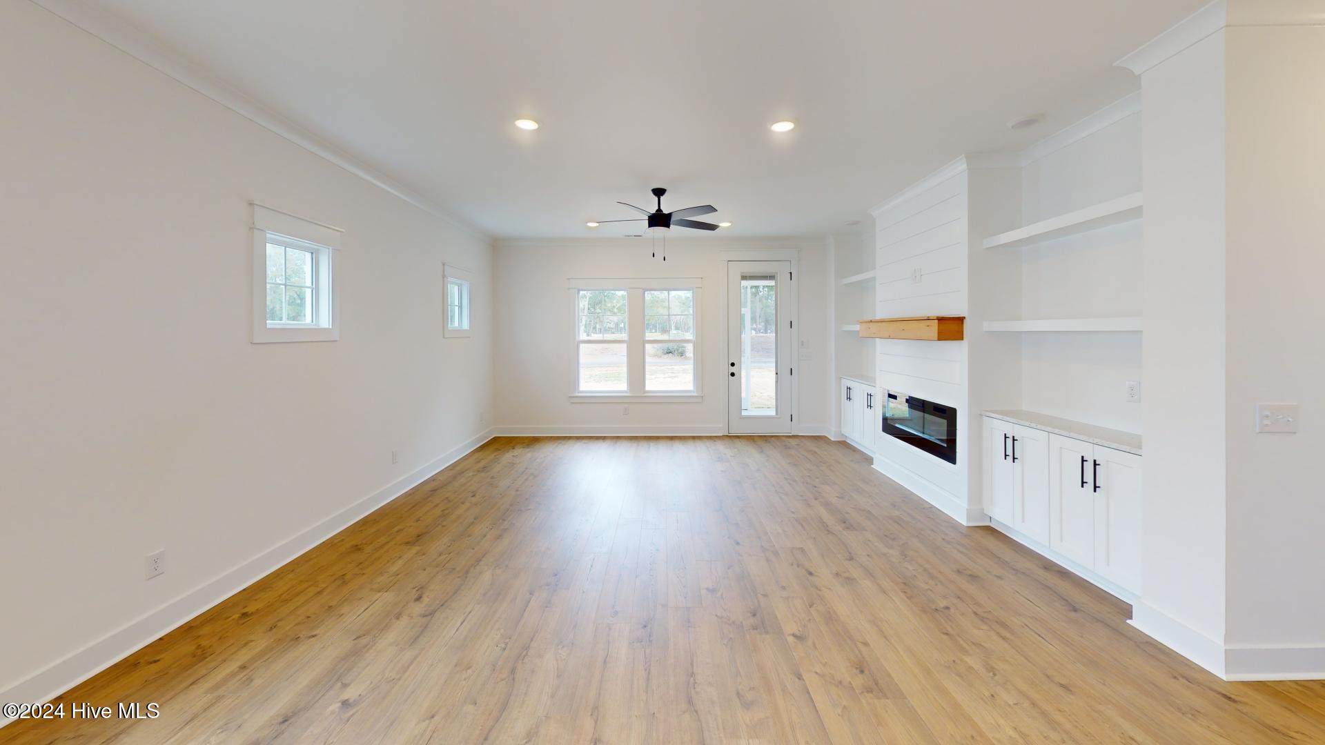 2086 Greenside Manor Drive L-38 Property Photo 11