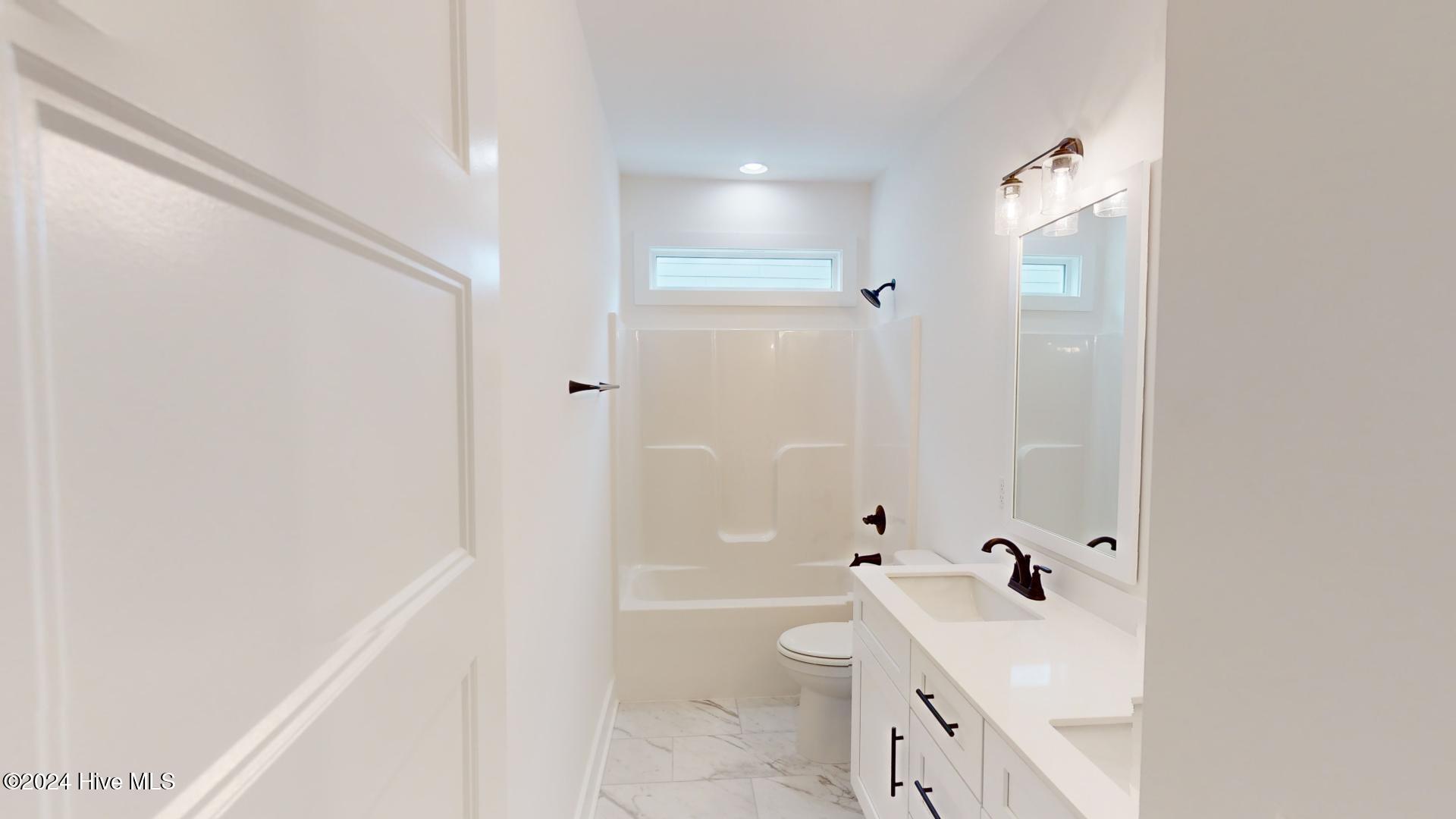 2086 Greenside Manor Drive L-38 Property Photo 24