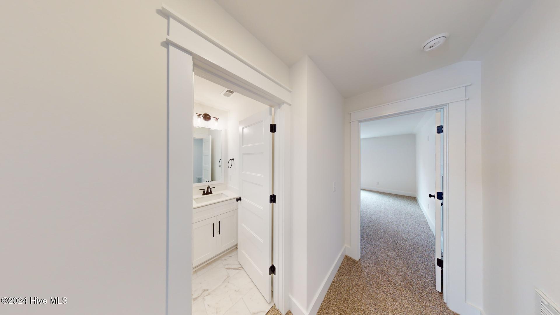2086 Greenside Manor Drive L-38 Property Photo 30