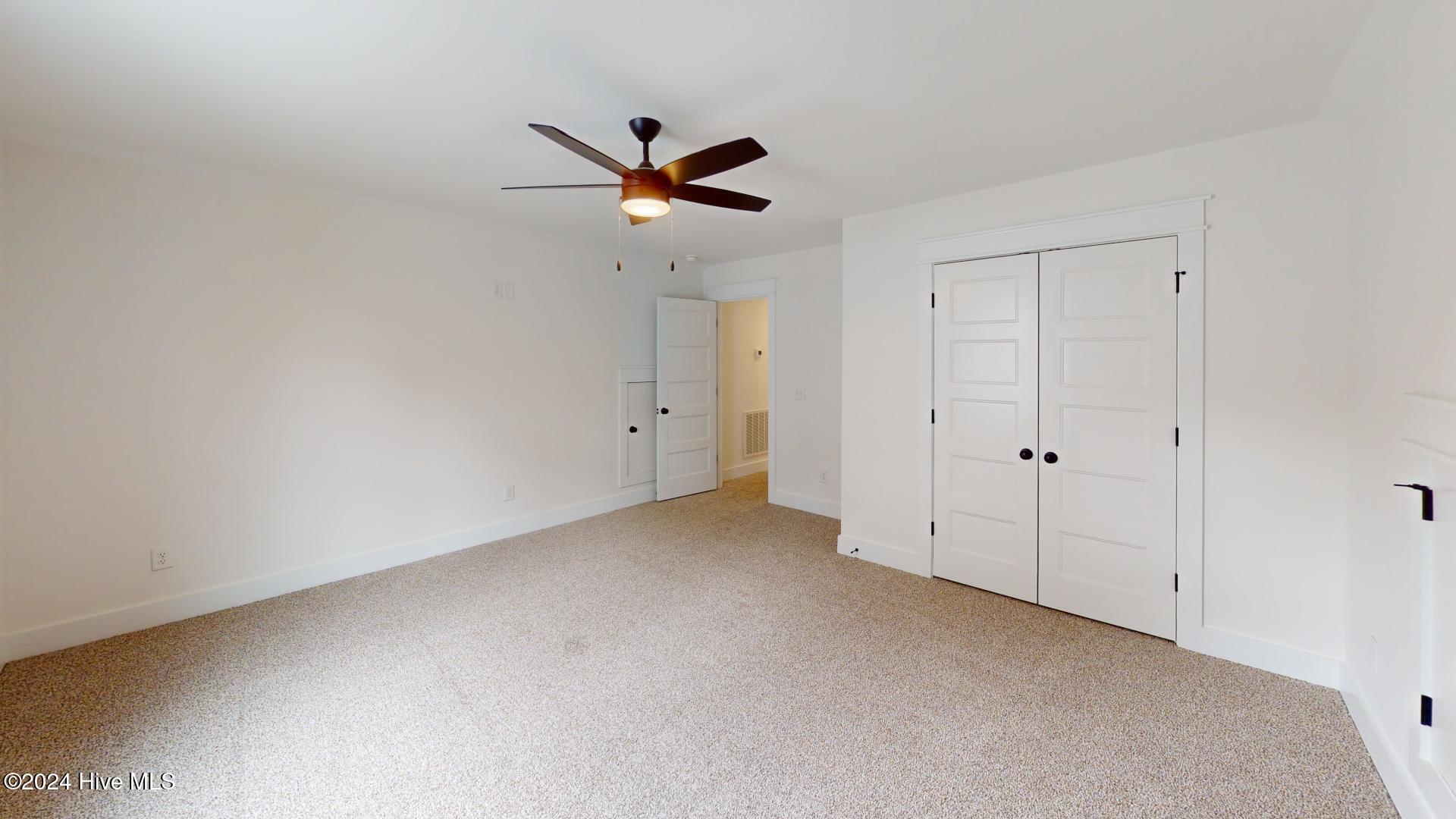 2086 Greenside Manor Drive L-38 Property Photo 33