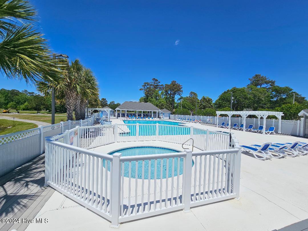 2086 Greenside Manor Drive L-38 Property Photo 47