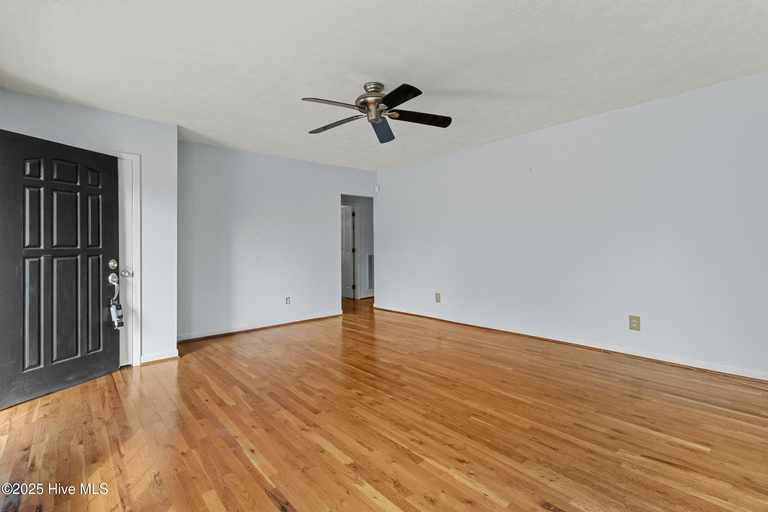 105 Edwards Street Property Photo 4