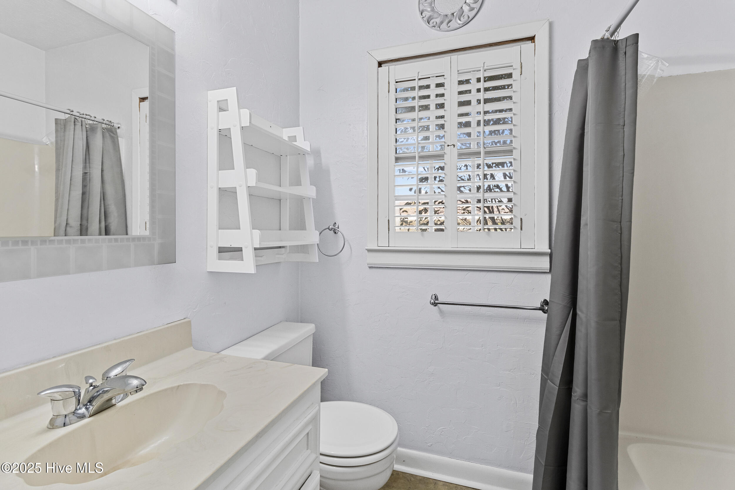 105 Edwards Street Property Photo 16