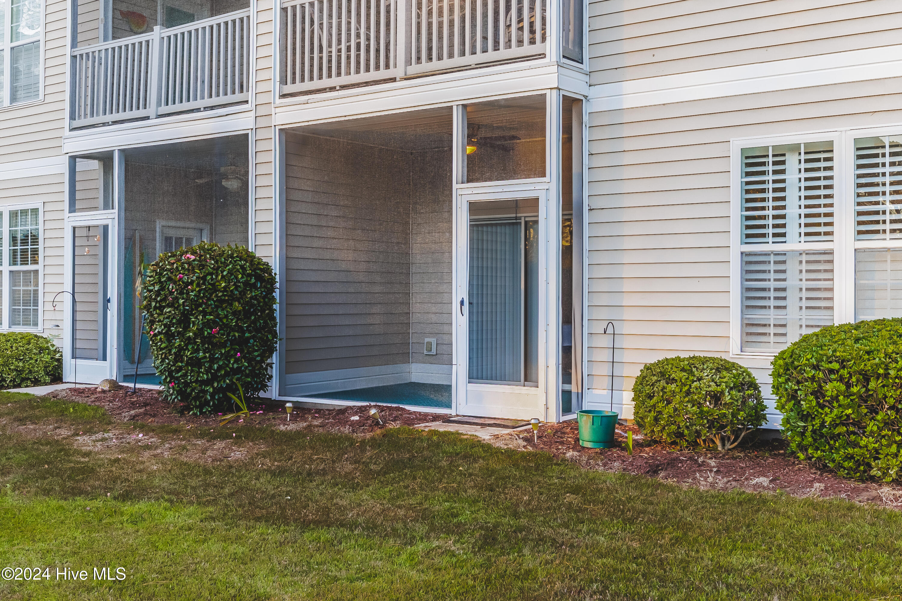 944 Great Egret Circle 1 Property Photo 23