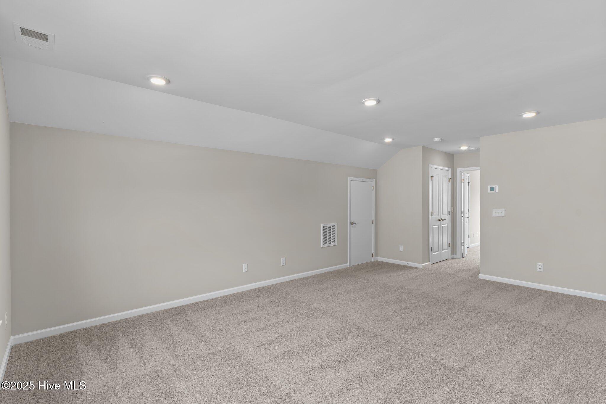 633 Ashvale Lane Property Photo 14