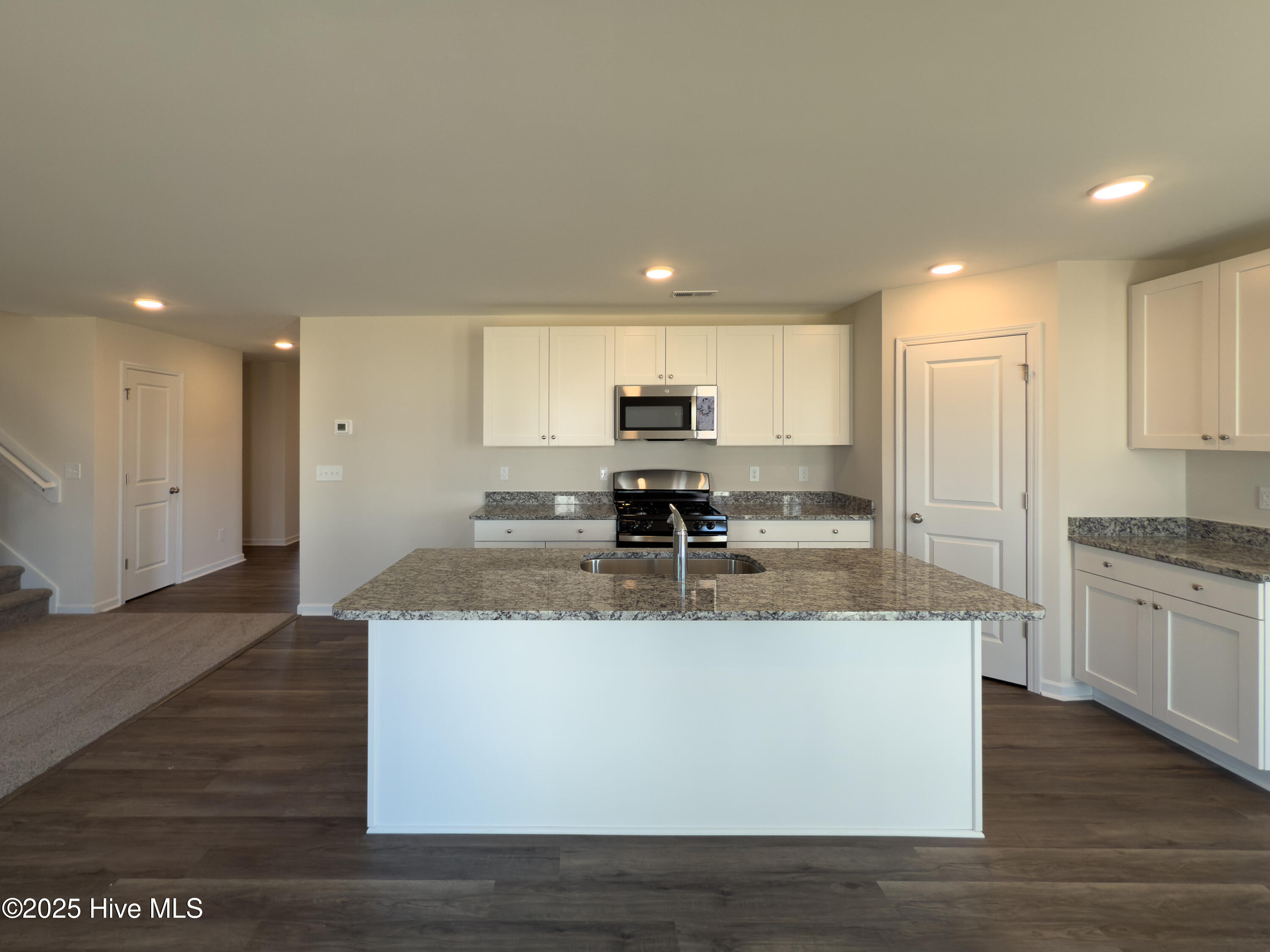 2118 Purebred Circle Property Photo 5