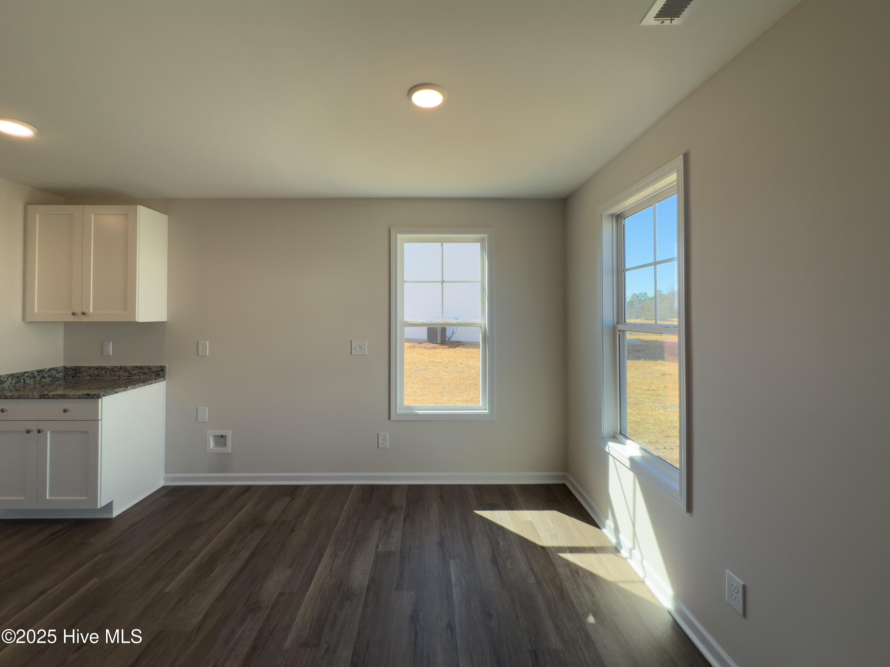 2118 Purebred Circle Property Photo 6