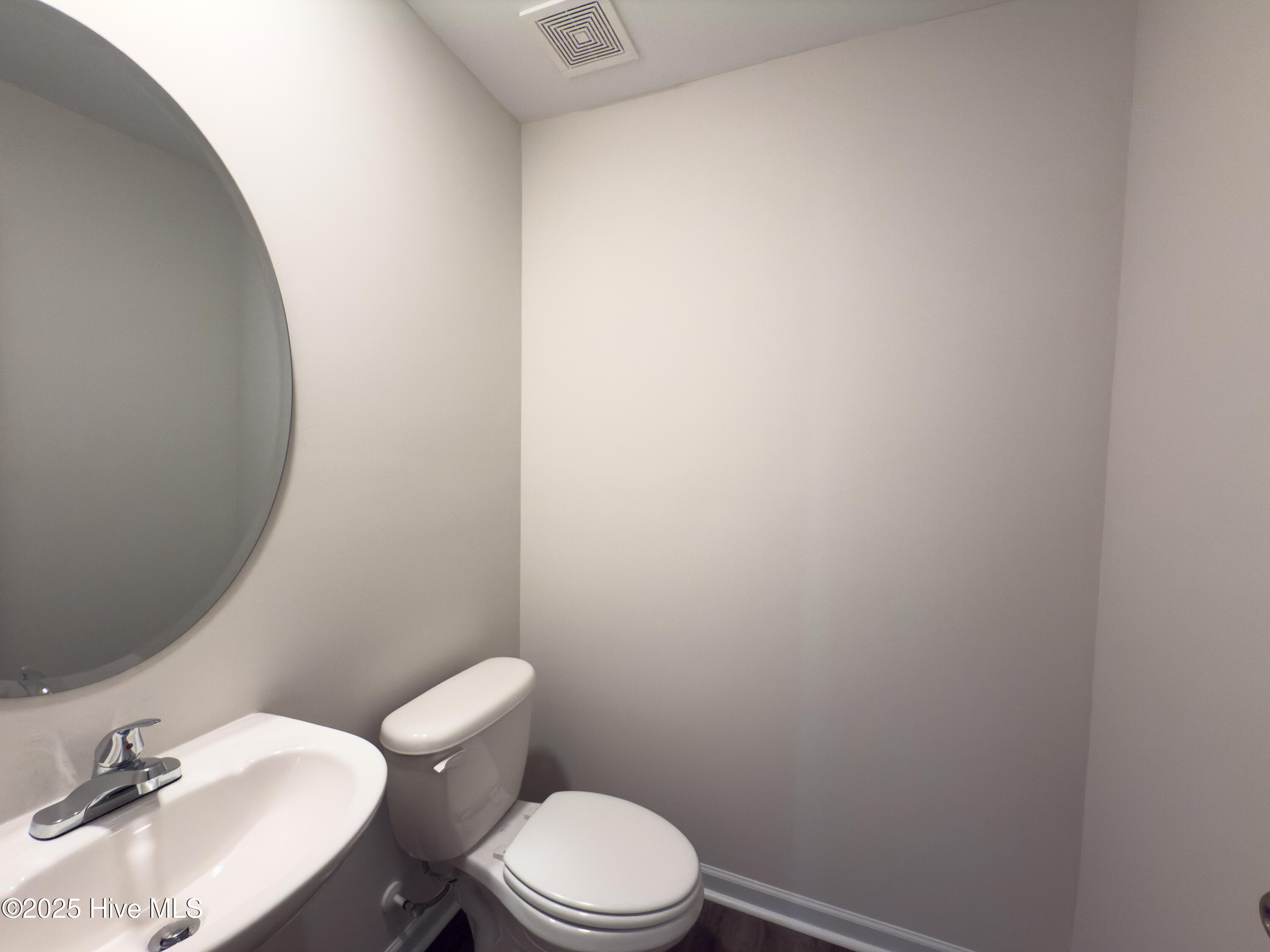 2118 Purebred Circle Property Photo 13