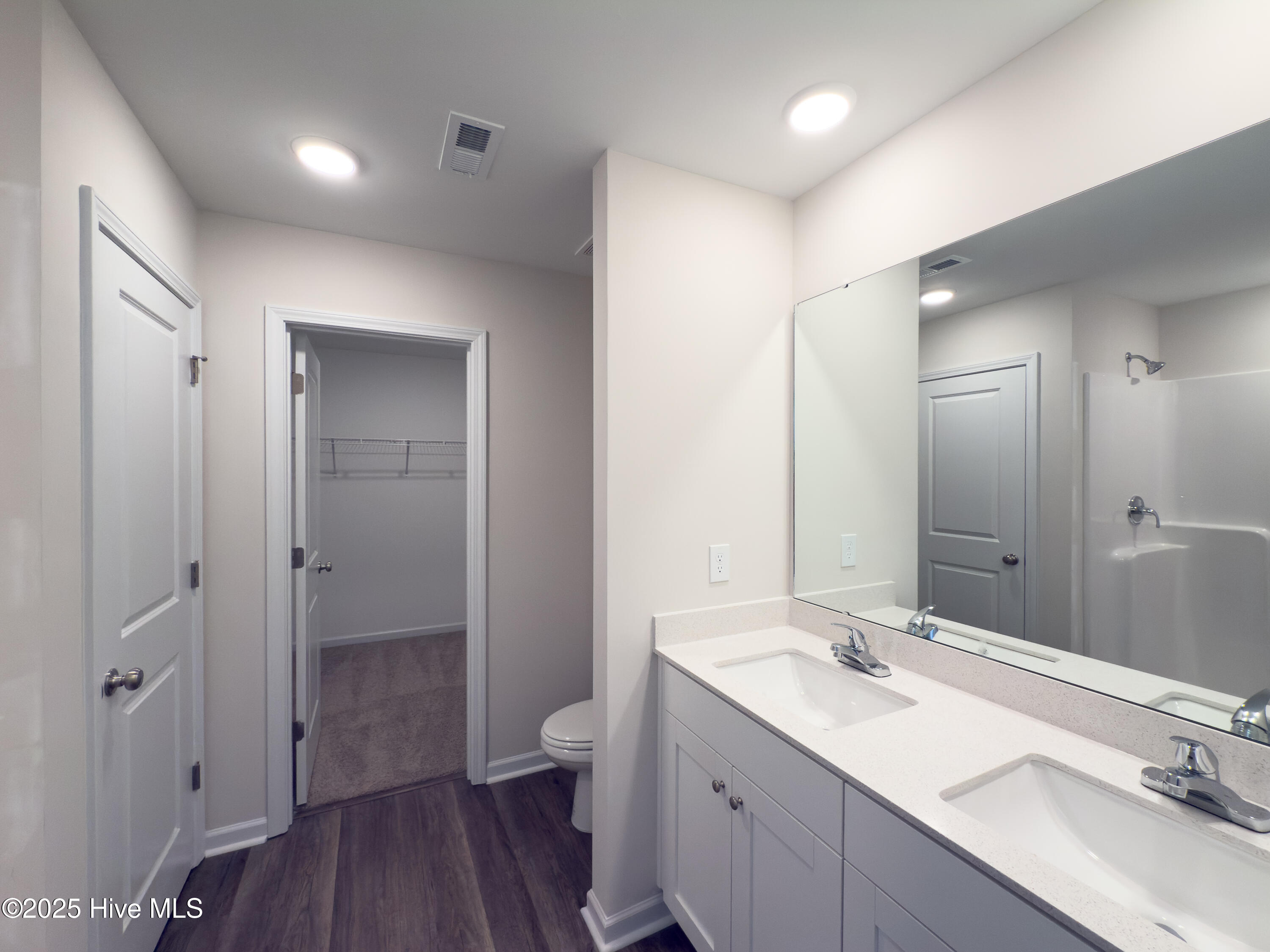 2118 Purebred Circle Property Photo 14