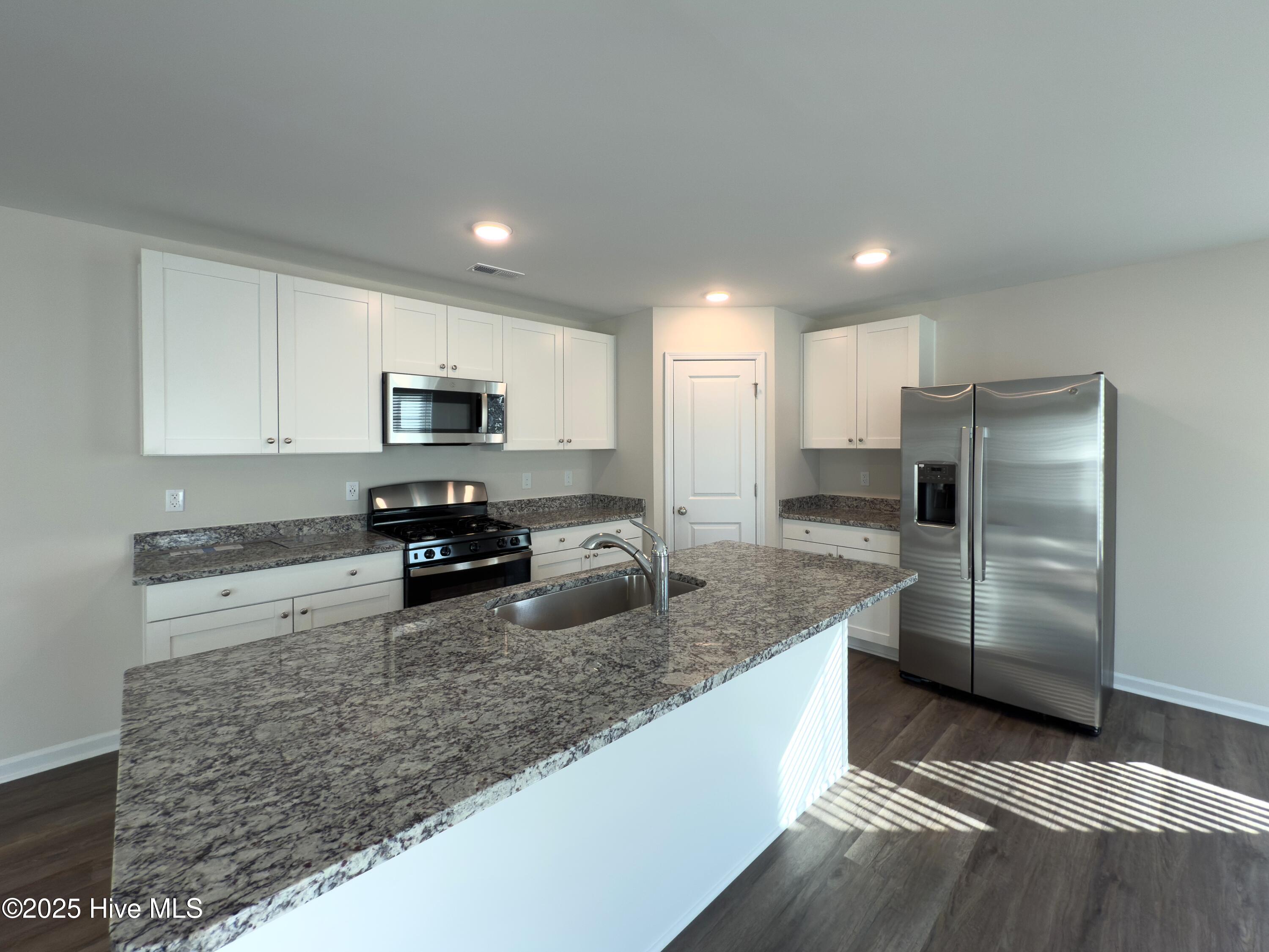 2118 Purebred Circle Property Photo 24