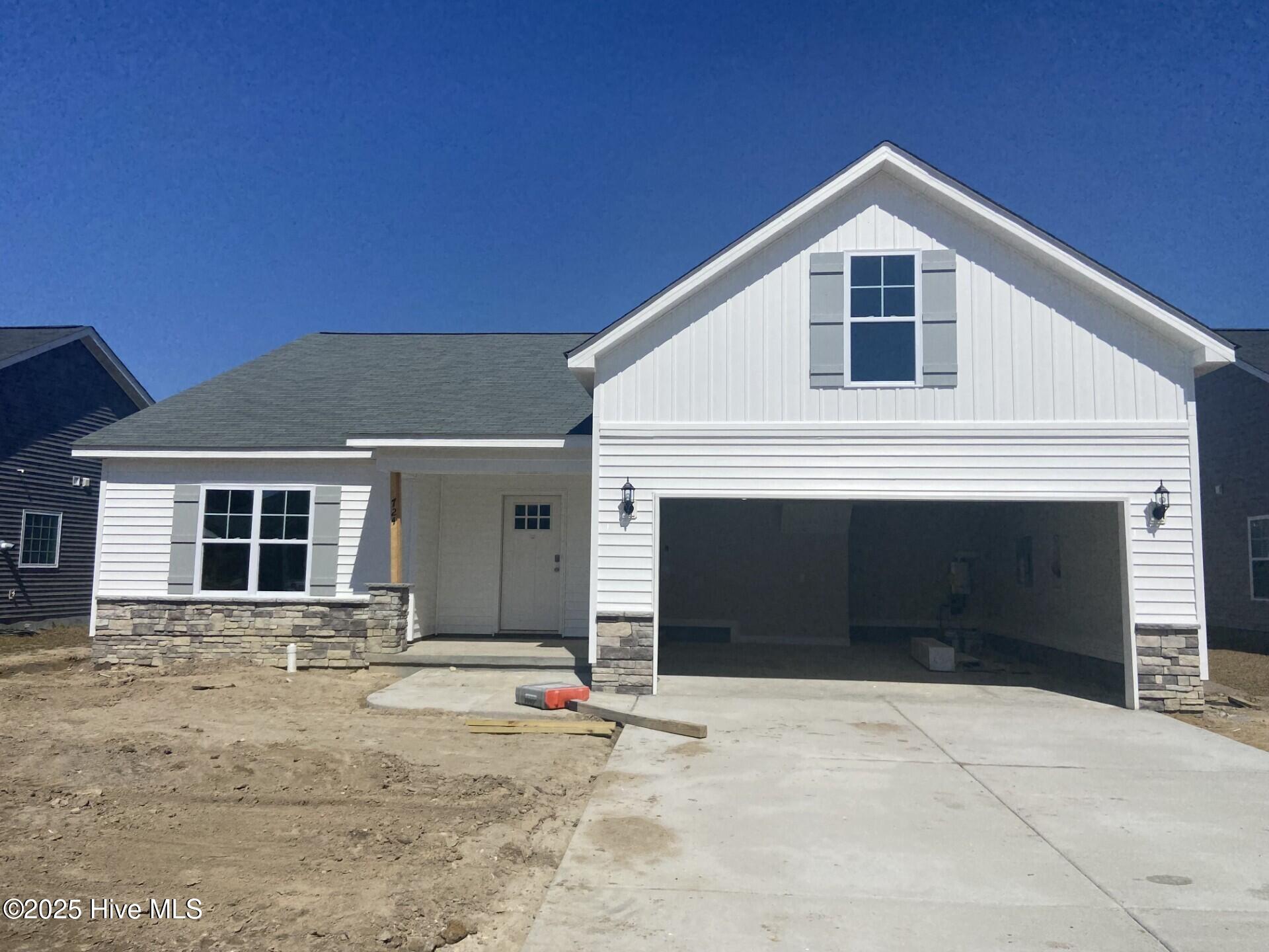 724 Oleander Drive Property Photo 4