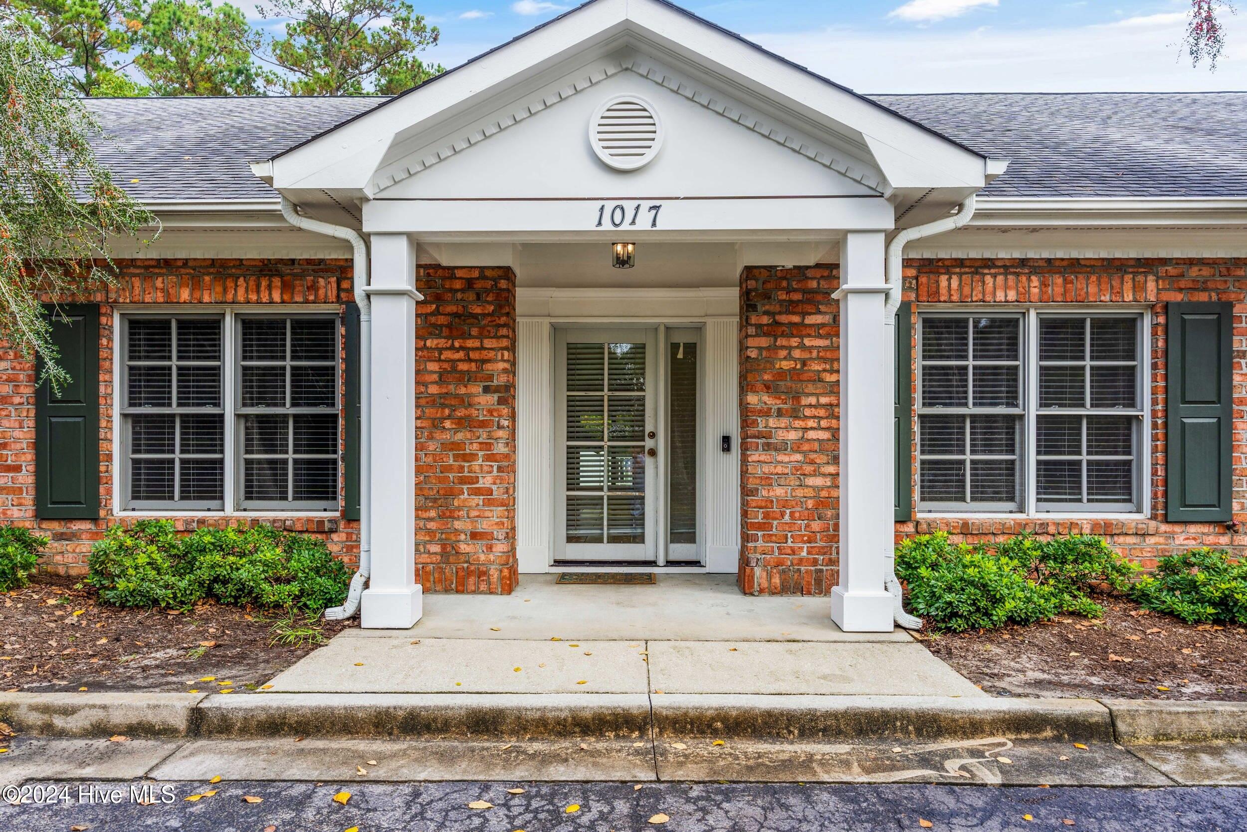 1017 Headwater Cove Lane Property Photo 1