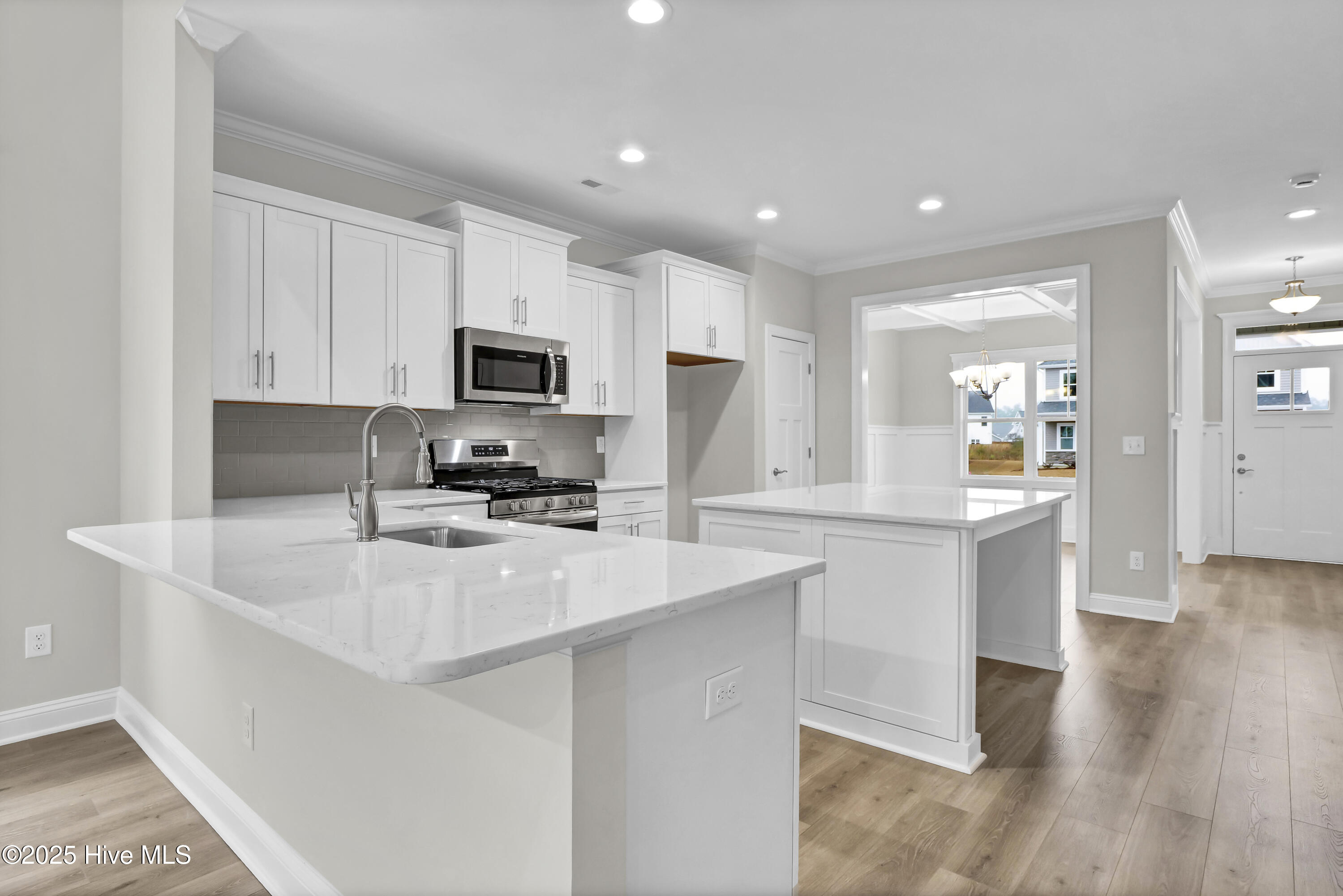 2772 Longleaf Pine Circle Property Photo 6