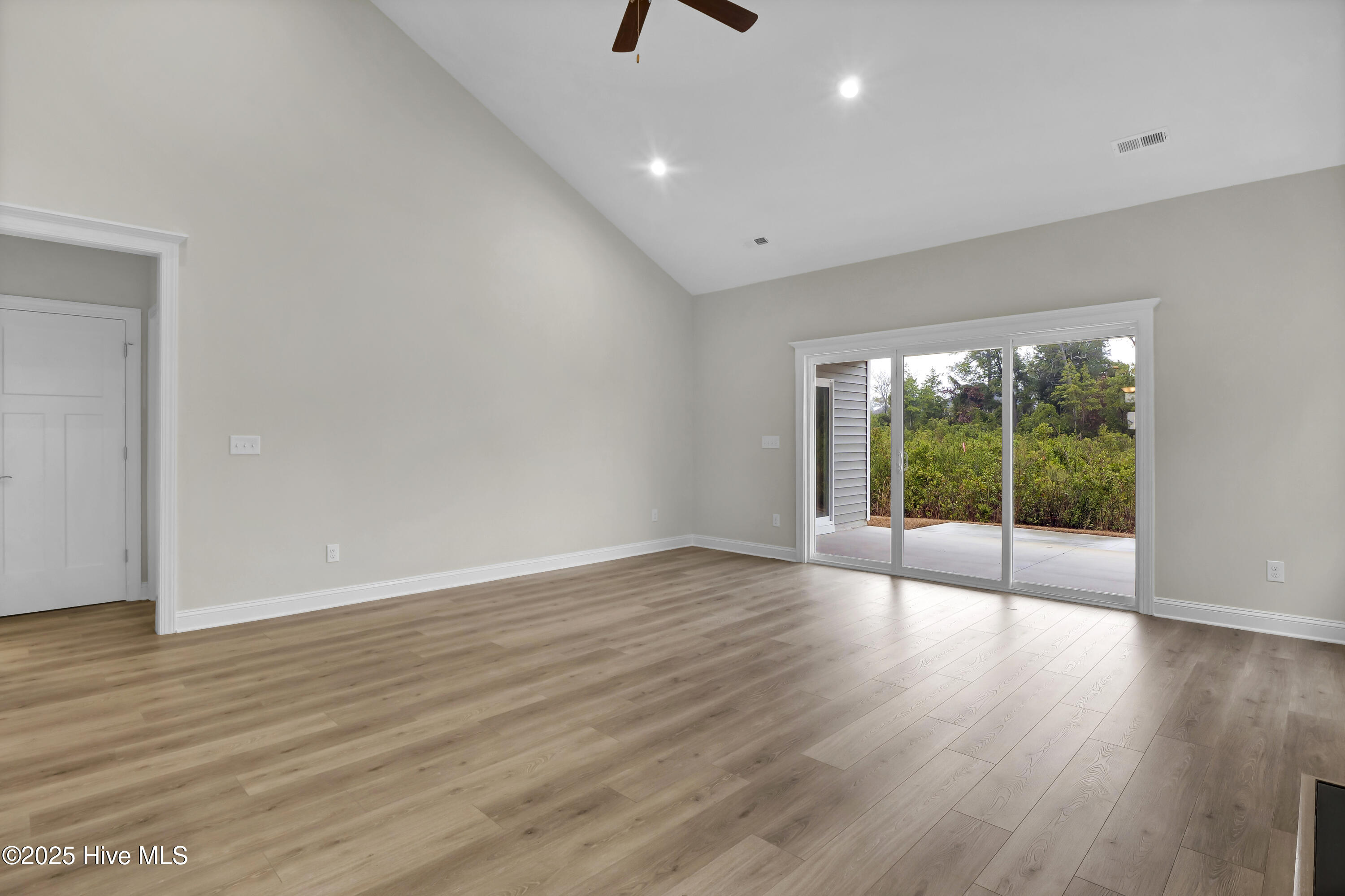 2772 Longleaf Pine Circle Property Photo 9