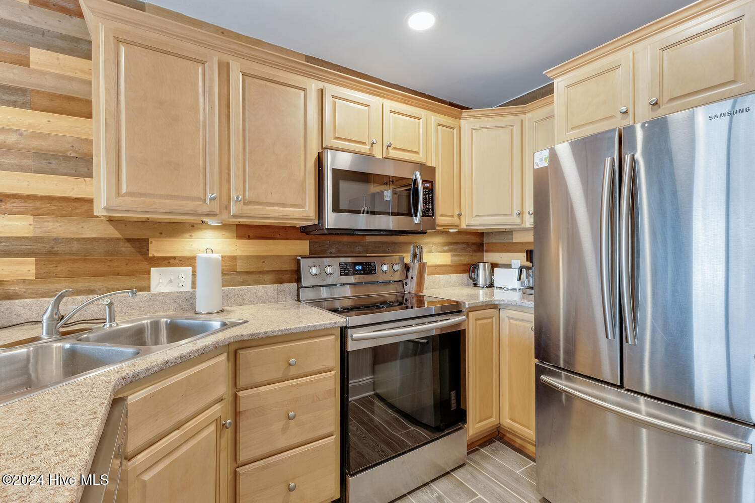 507 Pelican Court Property Photo 18