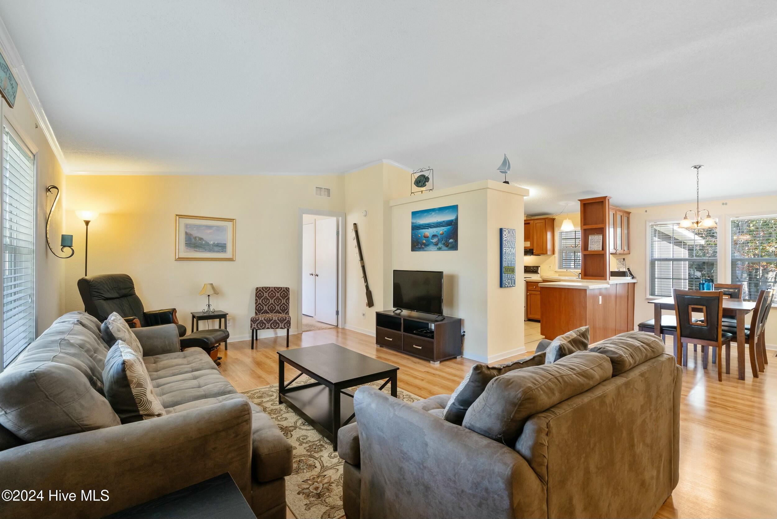 1104 Captains Court Property Photo 5