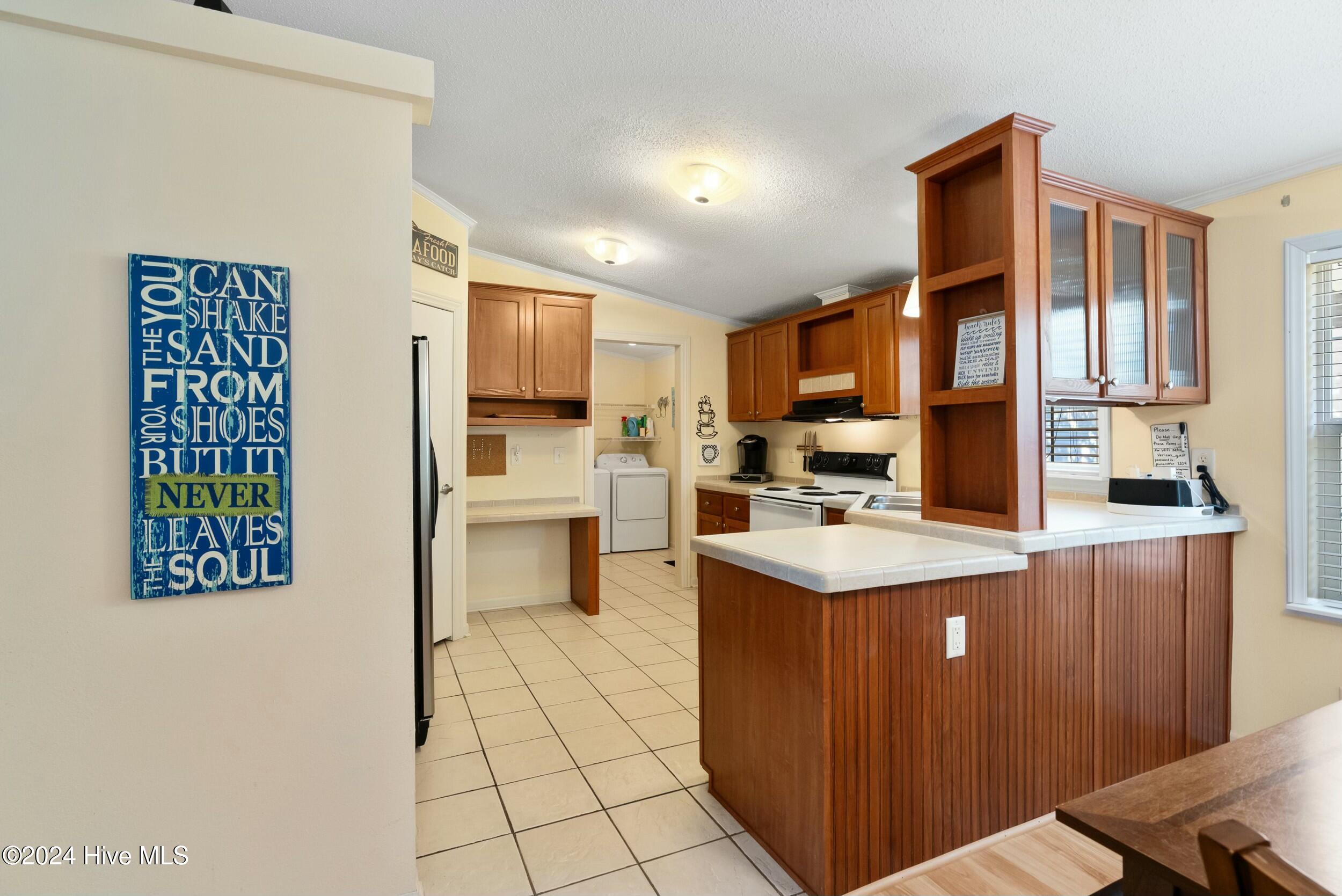 1104 Captains Court Property Photo 12