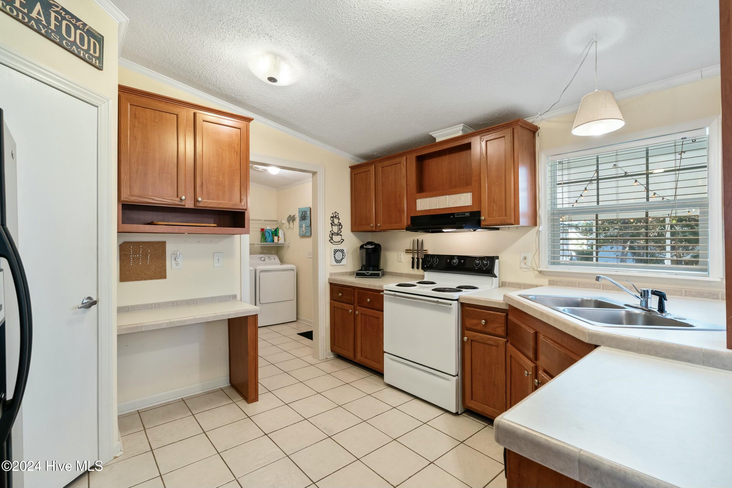 1104 Captains Court Property Photo 13