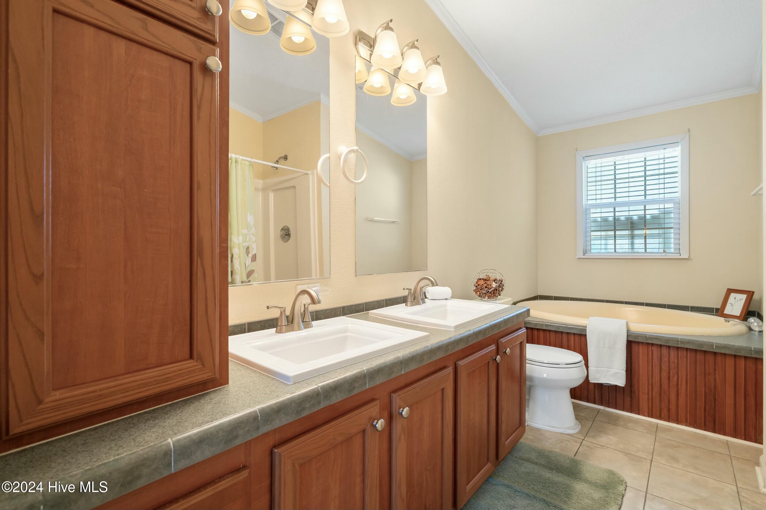 1104 Captains Court Property Photo 18